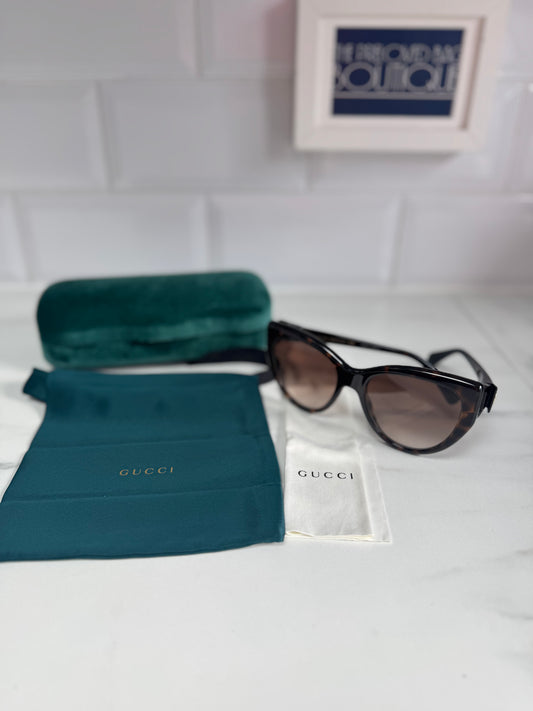 Gucci Interlocking G Sunglasses - Tortoiseshell Brown with a green case