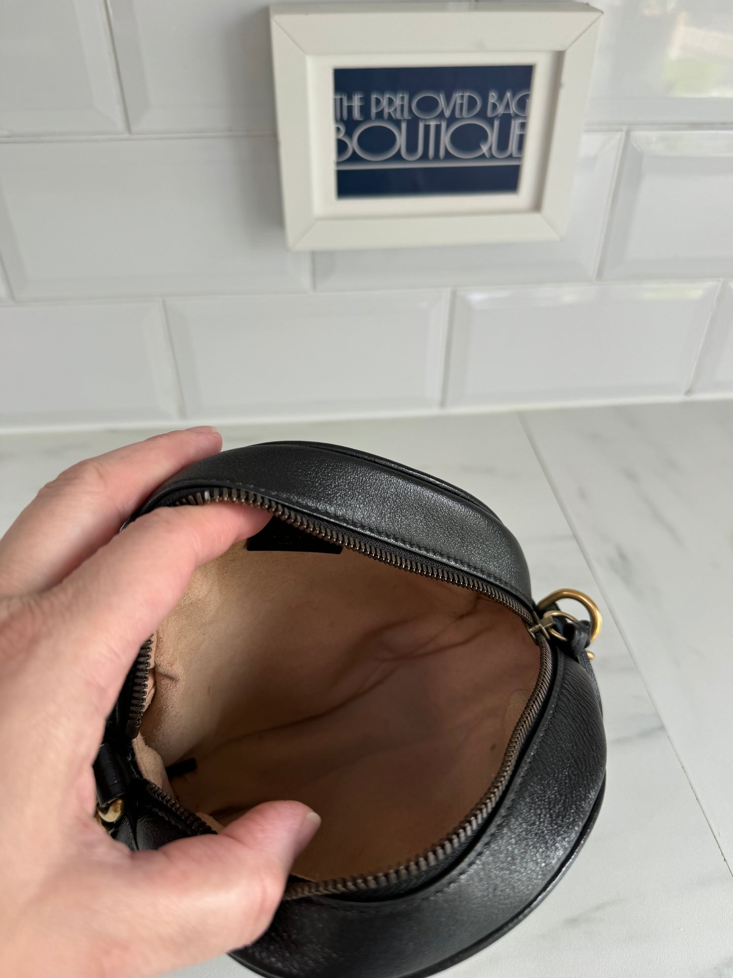 Gucci Marmont Matelassé Mini Round Bag - Black