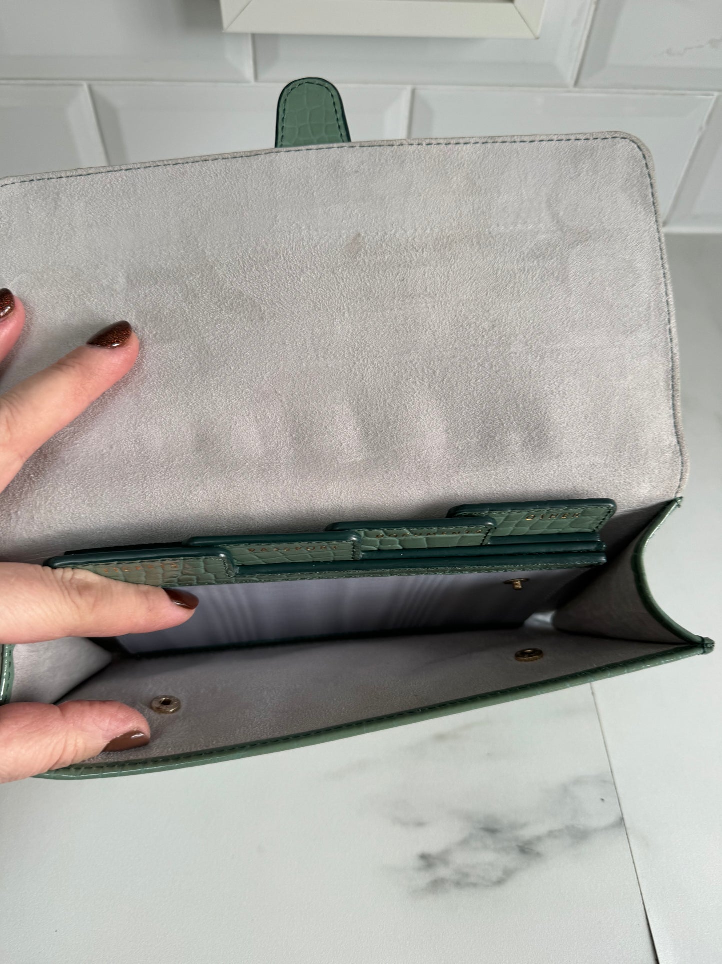 Aspinal of London Travel wallet & Card Holder - Green