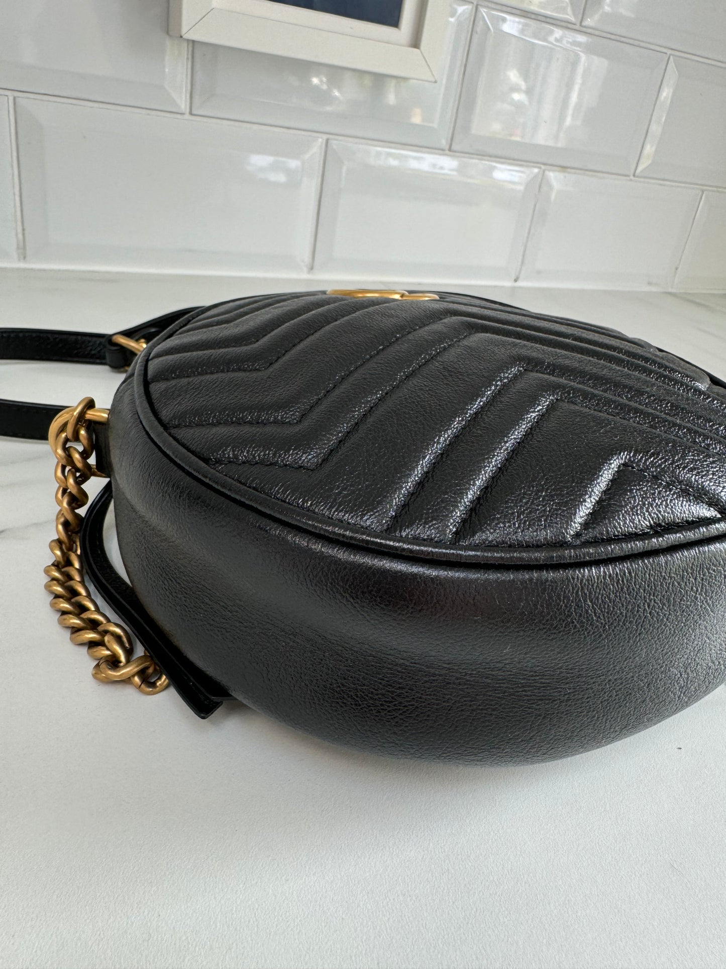 Gucci Marmont Matelassé Mini Round Bag - Black