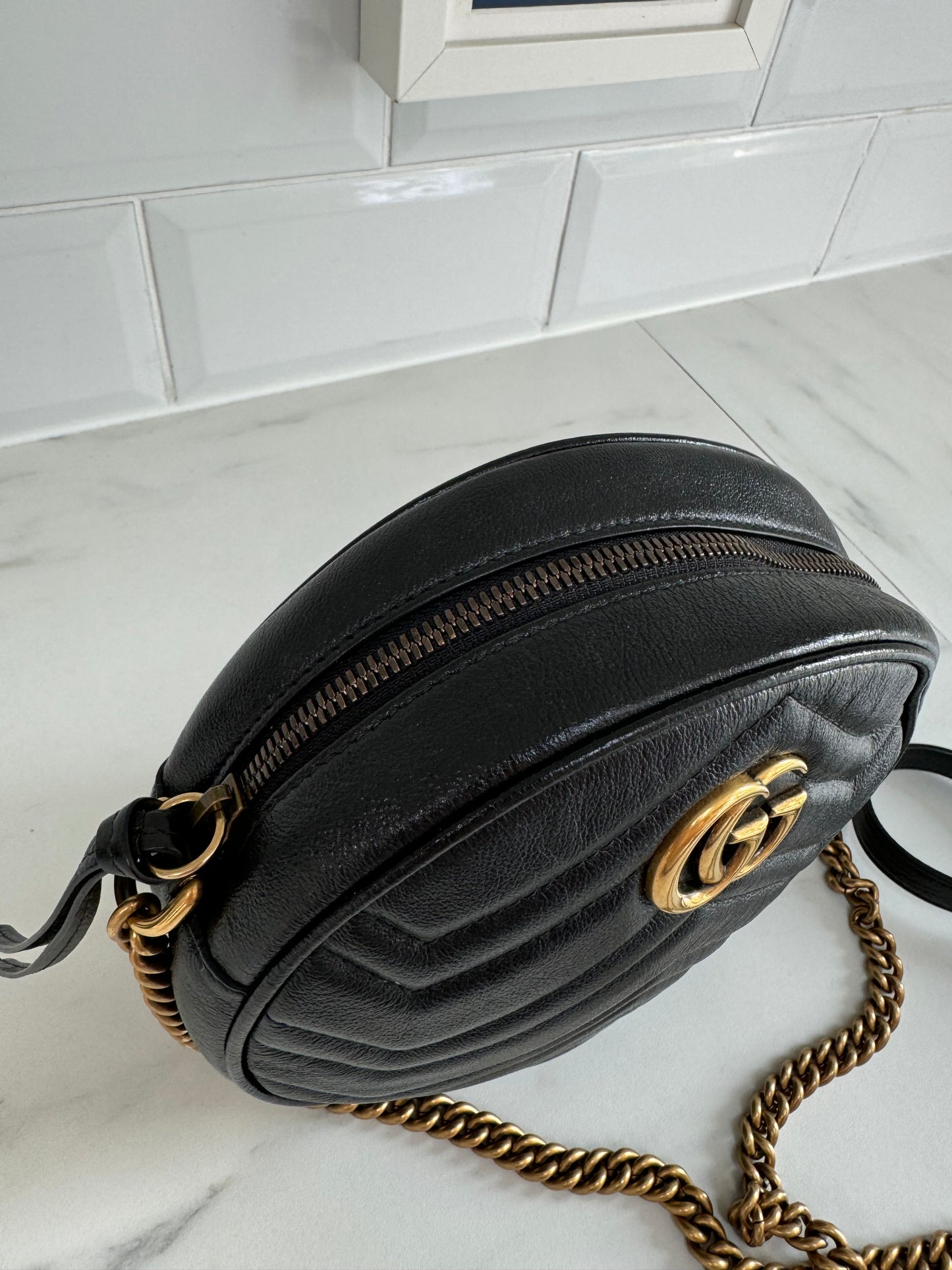 Gucci Marmont Matelassé Mini Round Bag - Black