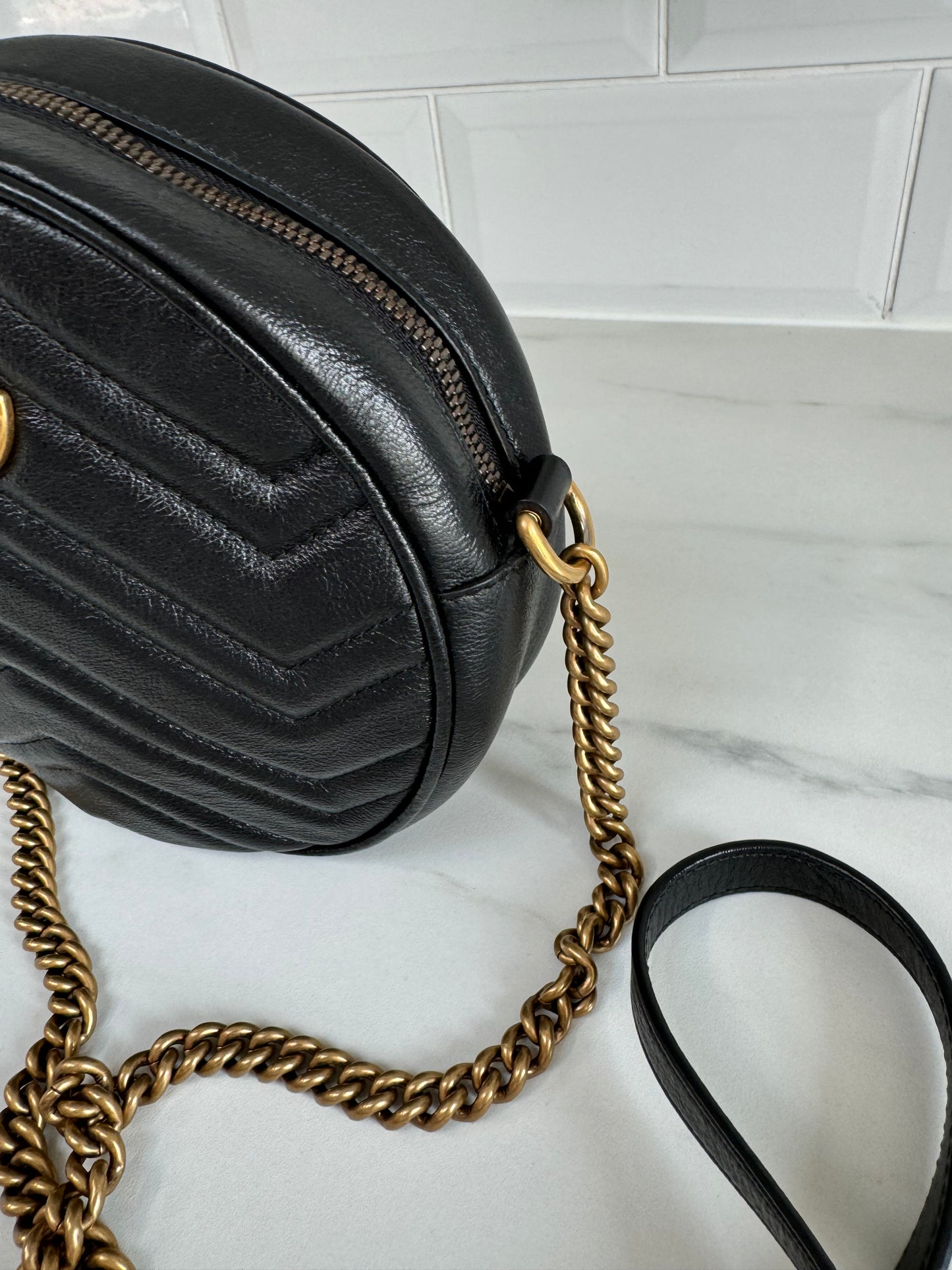 Gucci Marmont Matelassé Mini Round Bag - Black