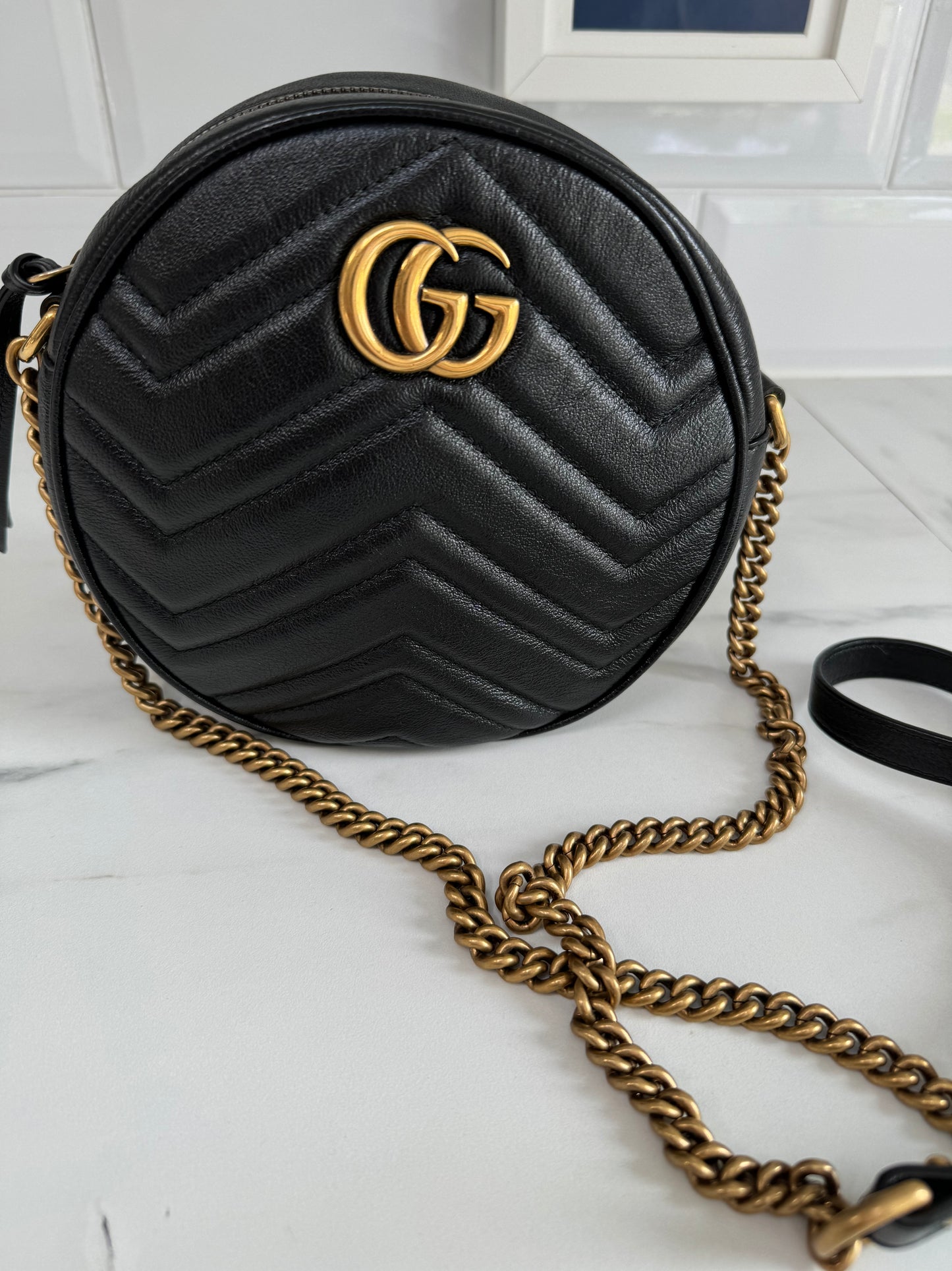 Gucci Marmont Matelassé Mini Round Bag - Black