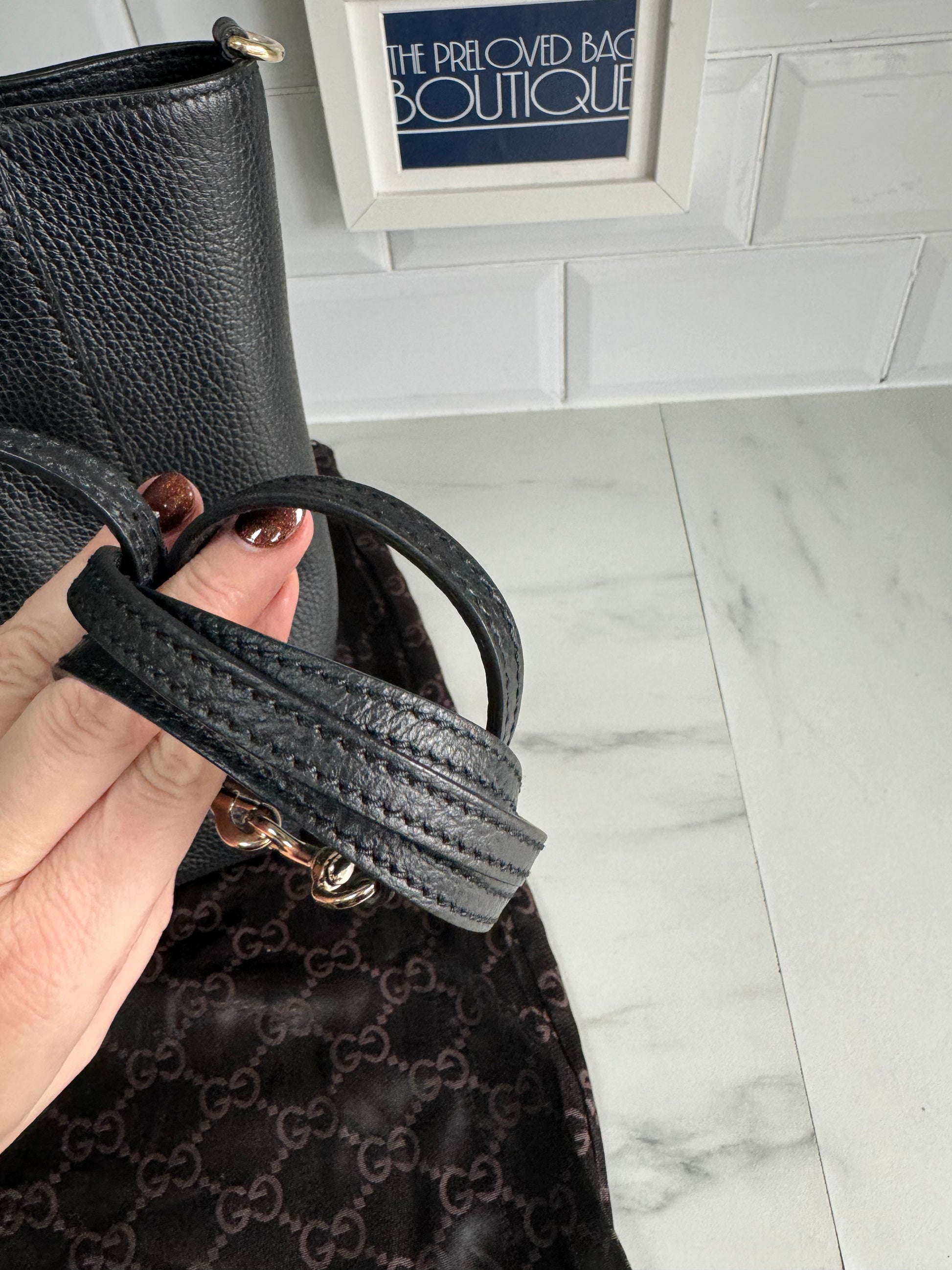 Gucci Swing Shopper Tote Black