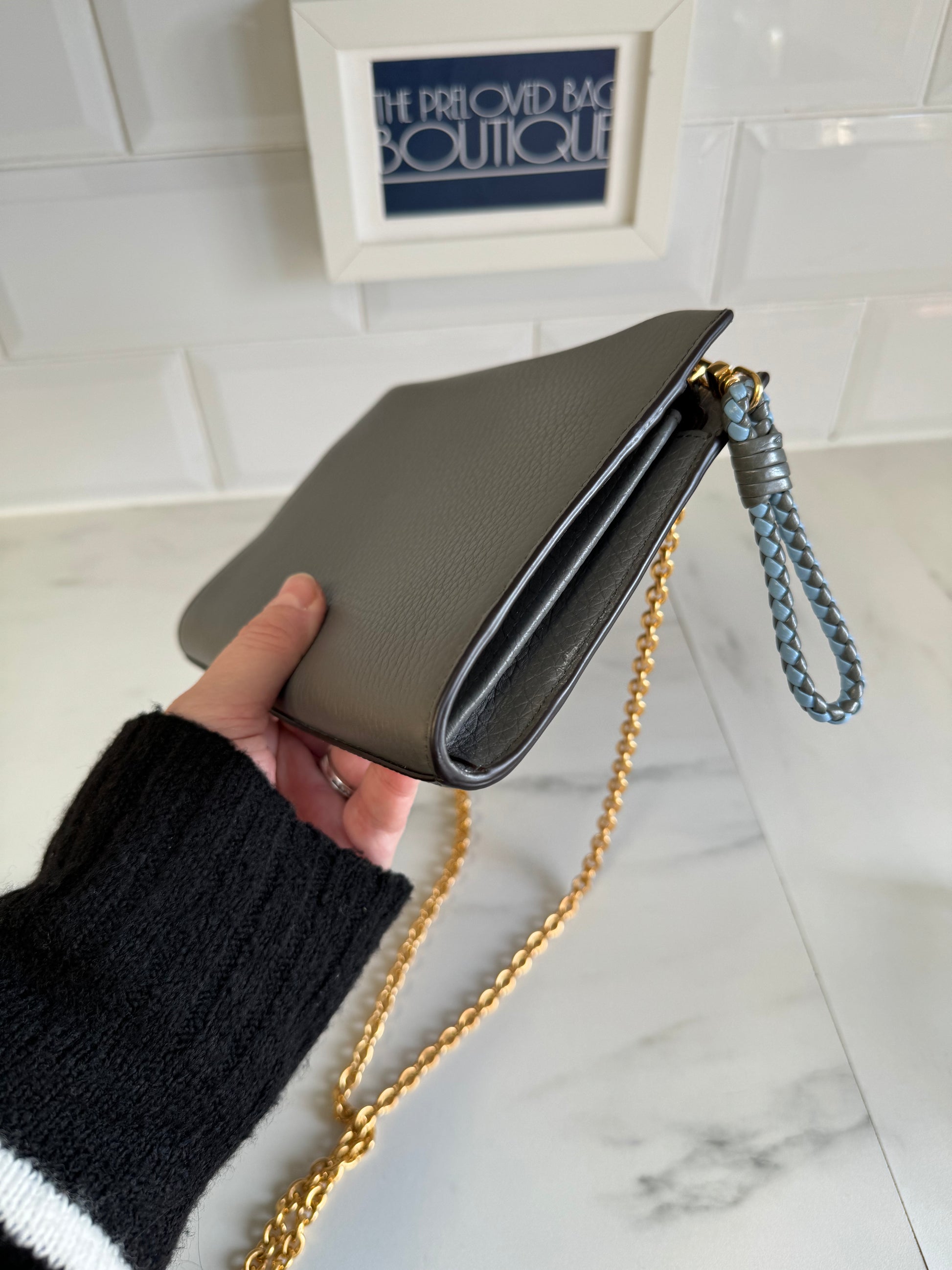 Gucci betty 2025 chain wallet
