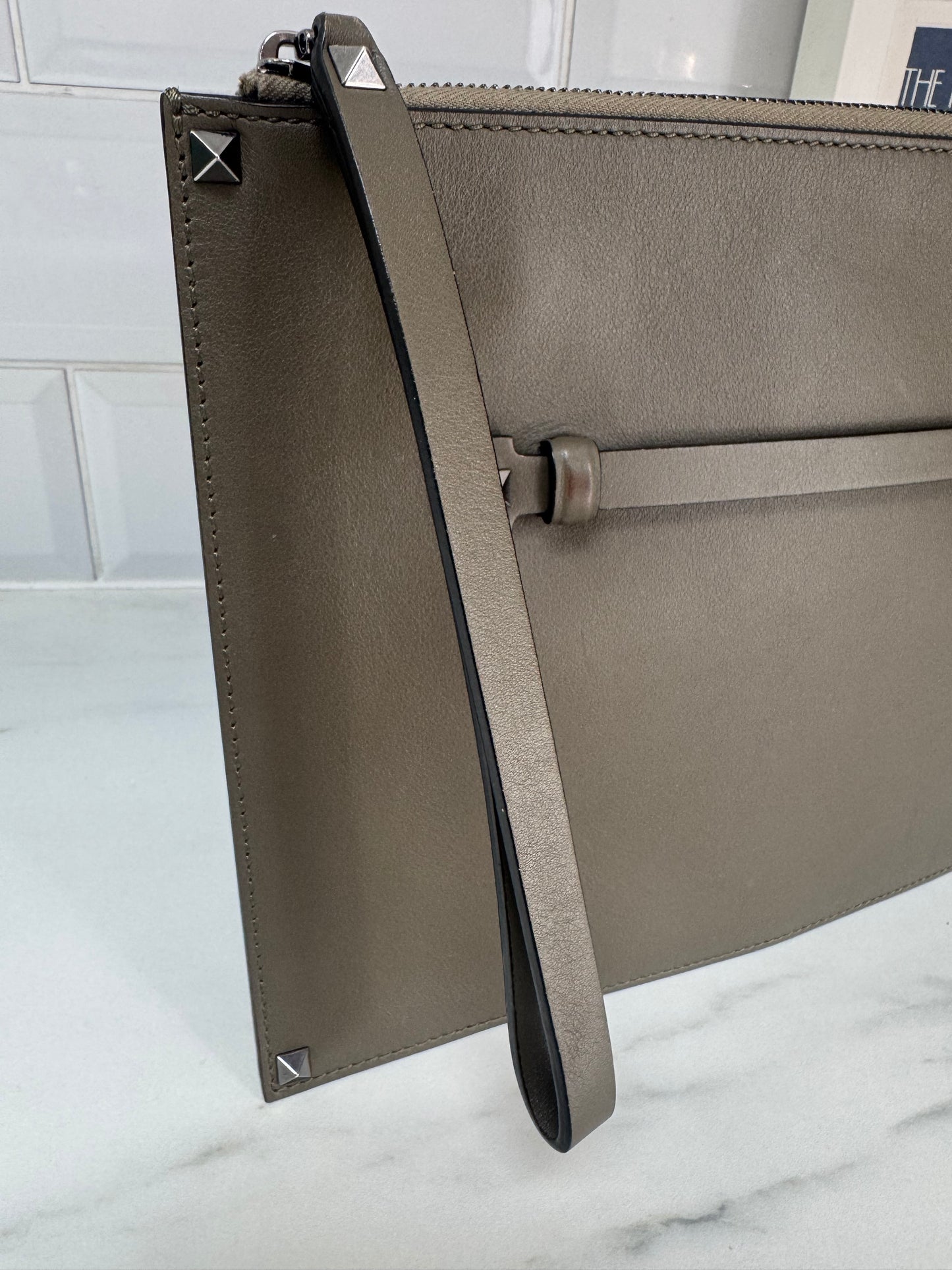 Valentino Garavani Rockstud  Wristlet Clutch - Khaki Green