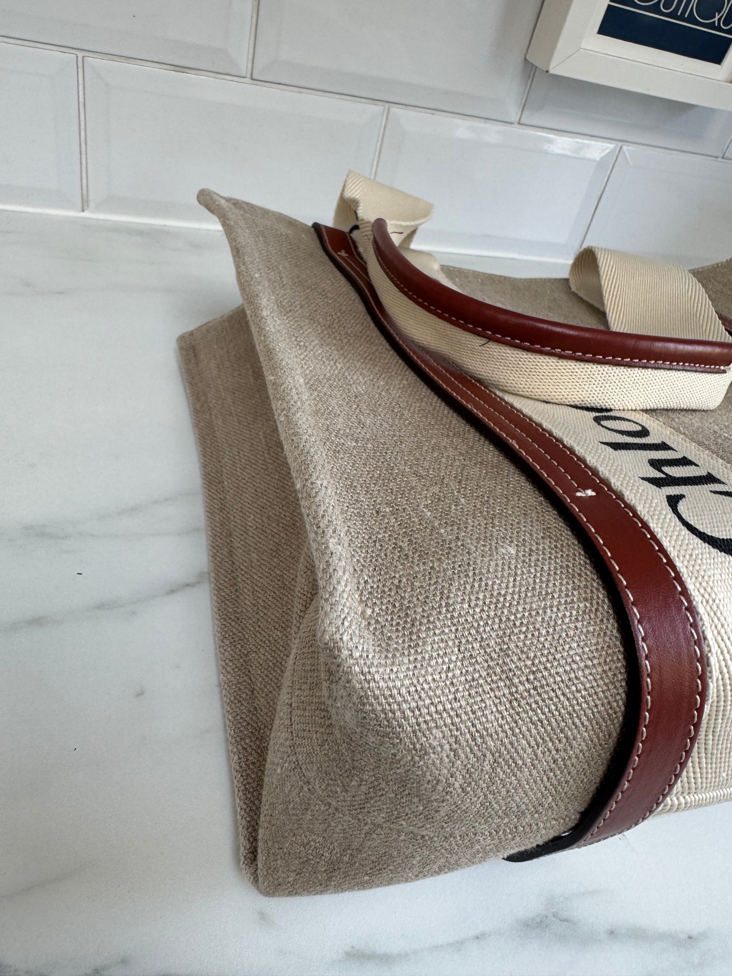 Chloé Medium Woody Tote - Beige, White & Tan