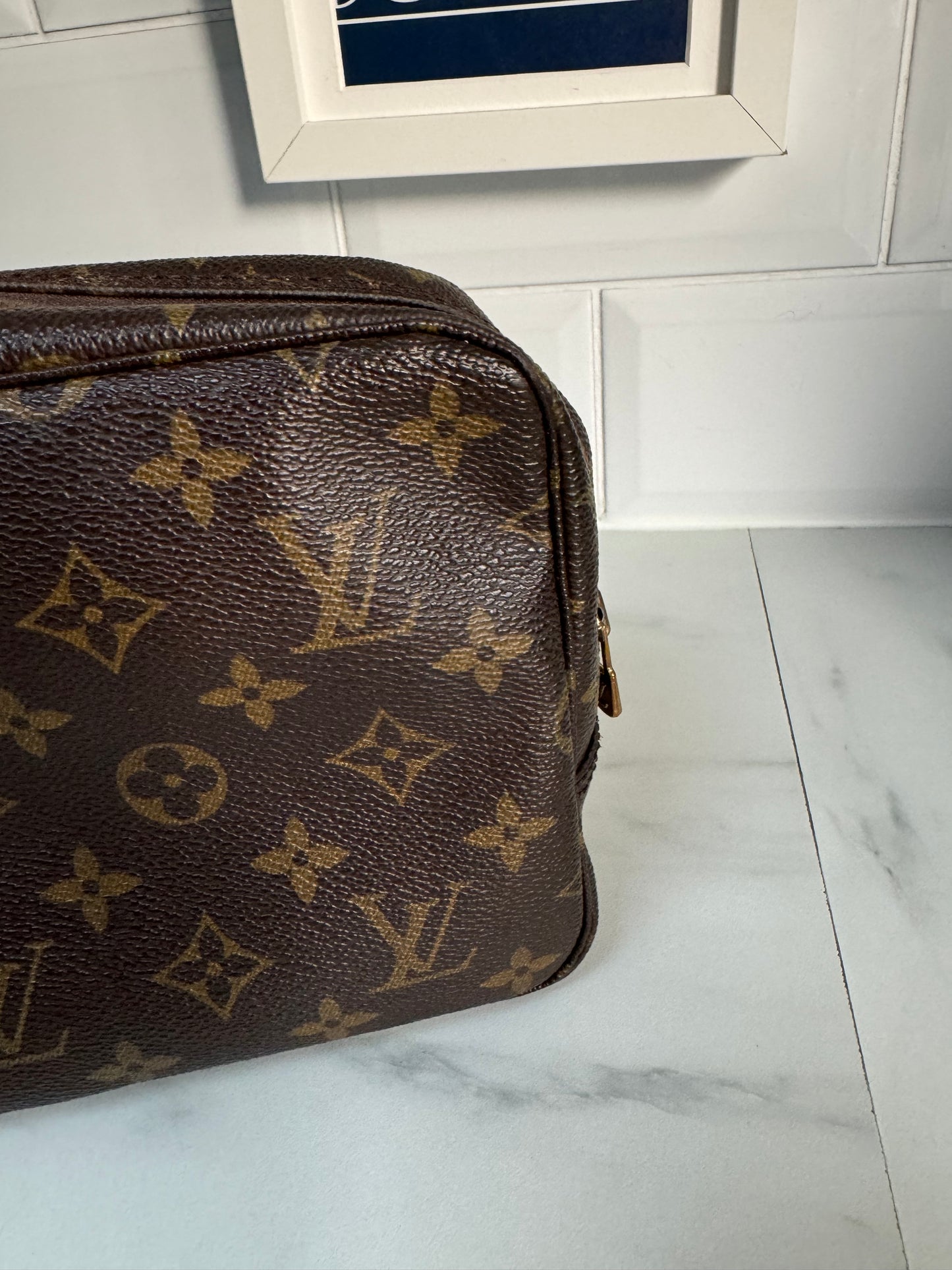 Louis Vuitton Trousse 23 - Monogram