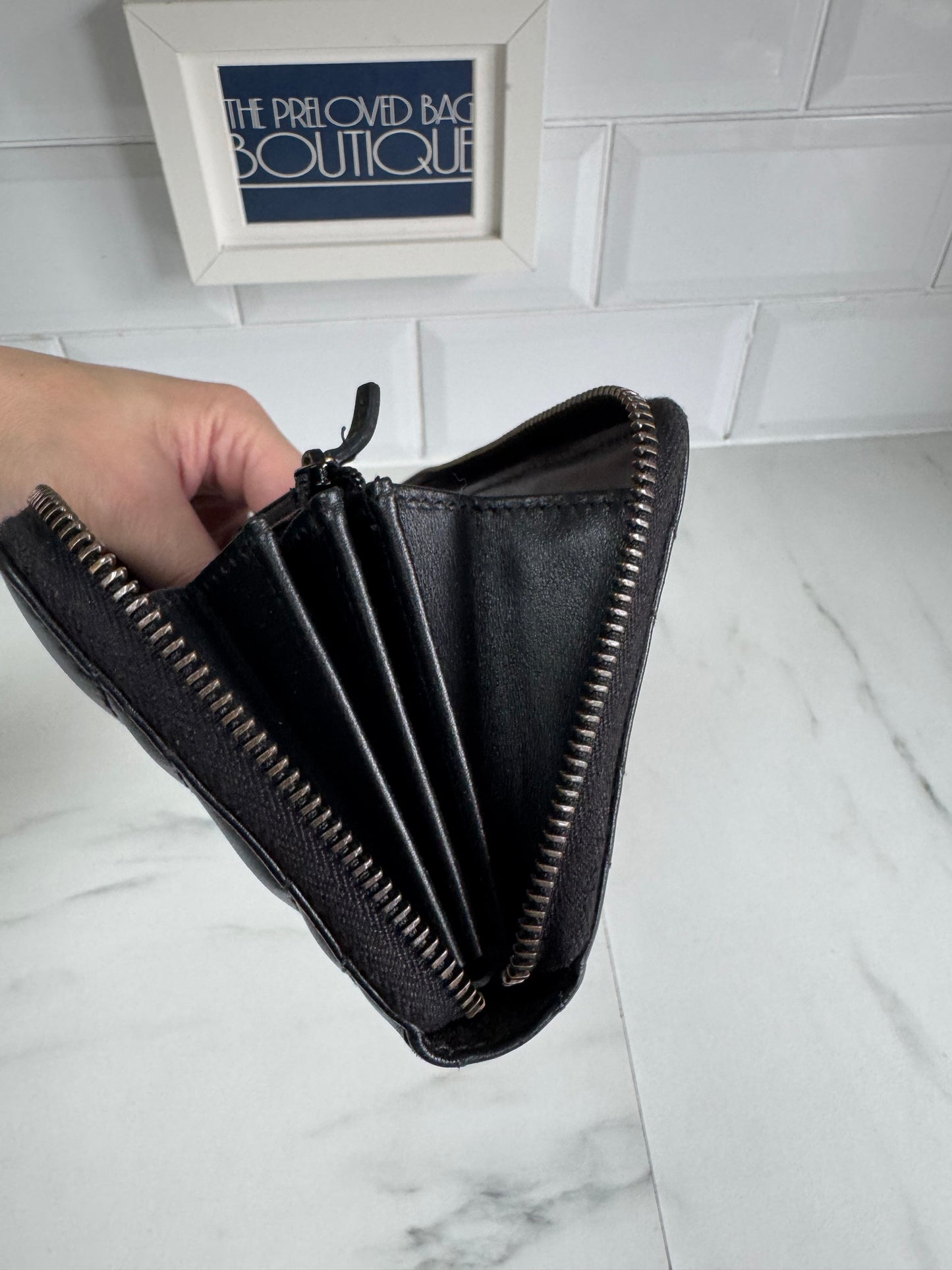 Gucci GG Marmont Zip Around Wallet - Black