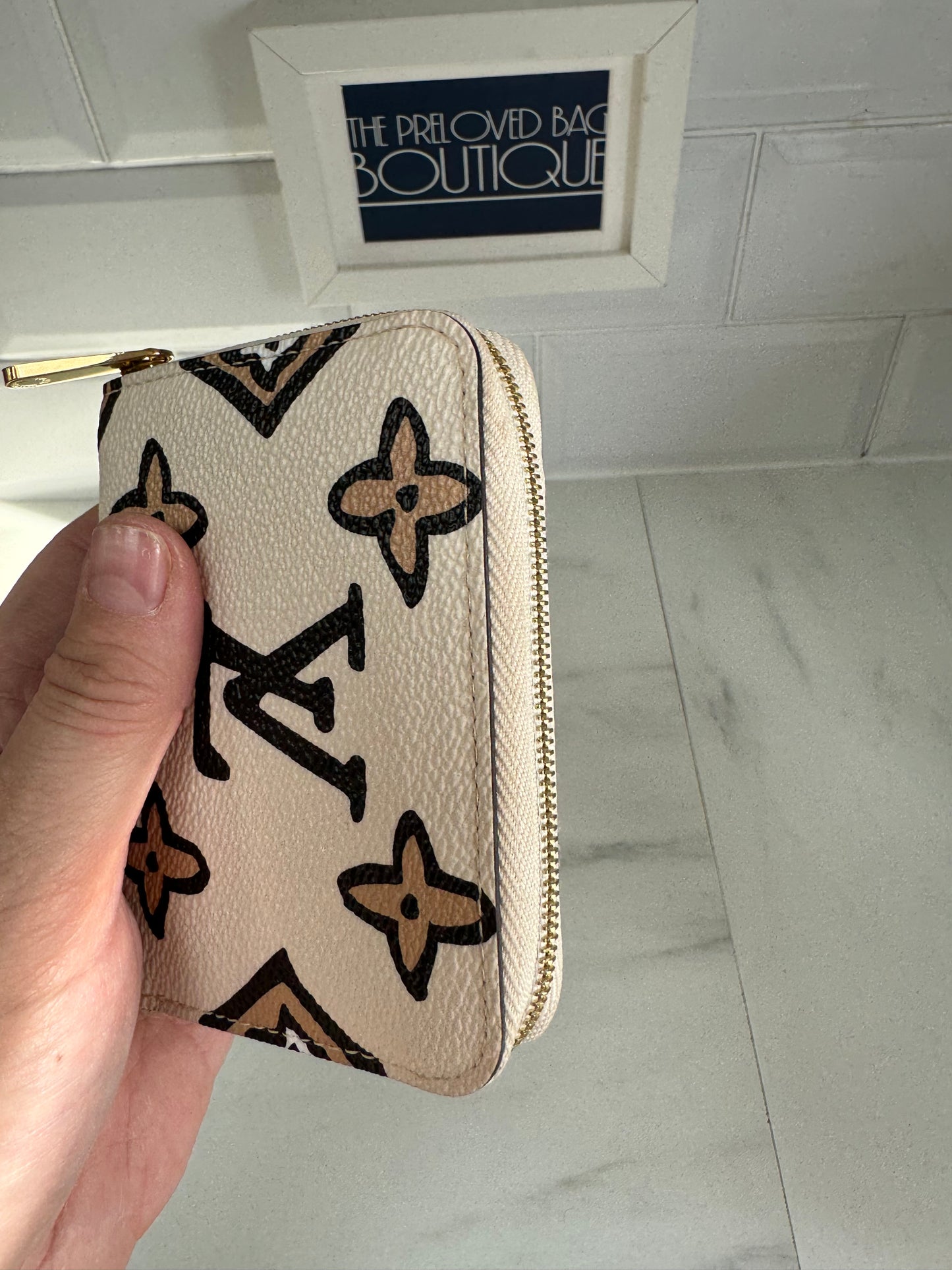 Louis Vuitton Limited Edition Giant Monogram Wild At Heart Zippy Coin Purse - Creme