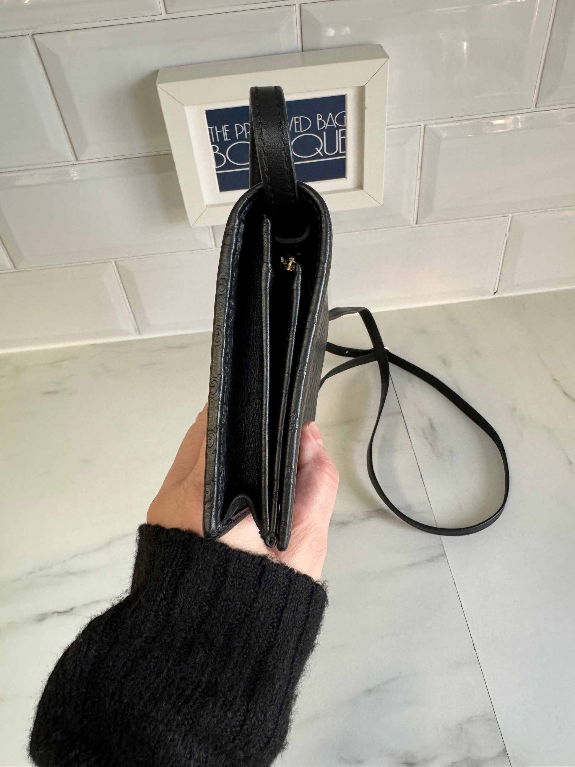 Gucci wallet 2025 on strap