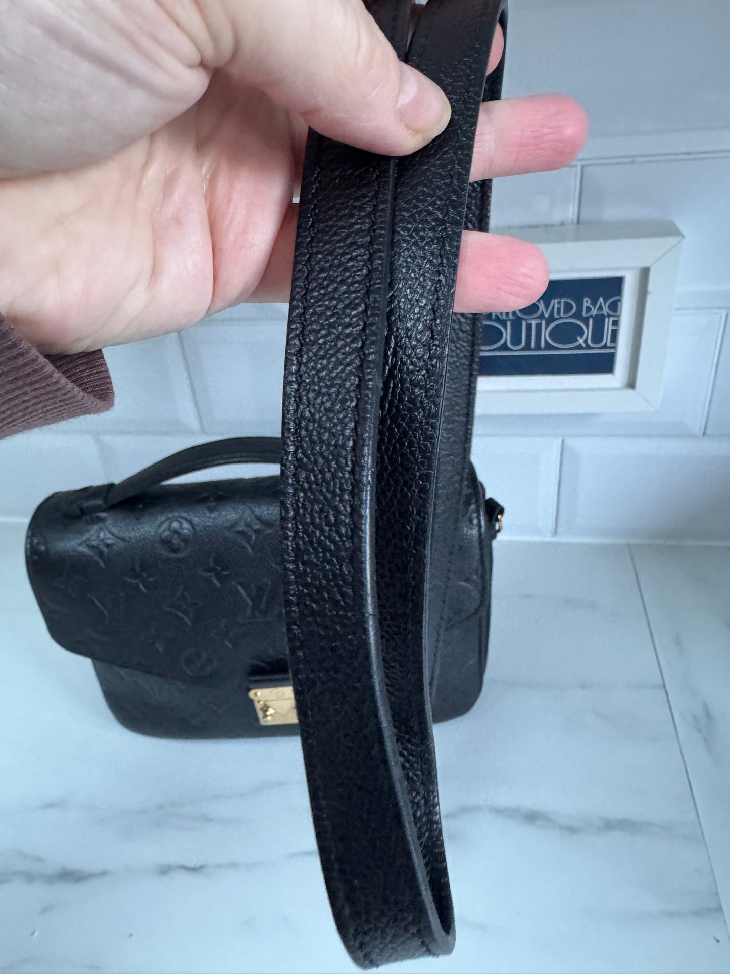 Louis Vuitton Pochette Metis Emperiente - Black