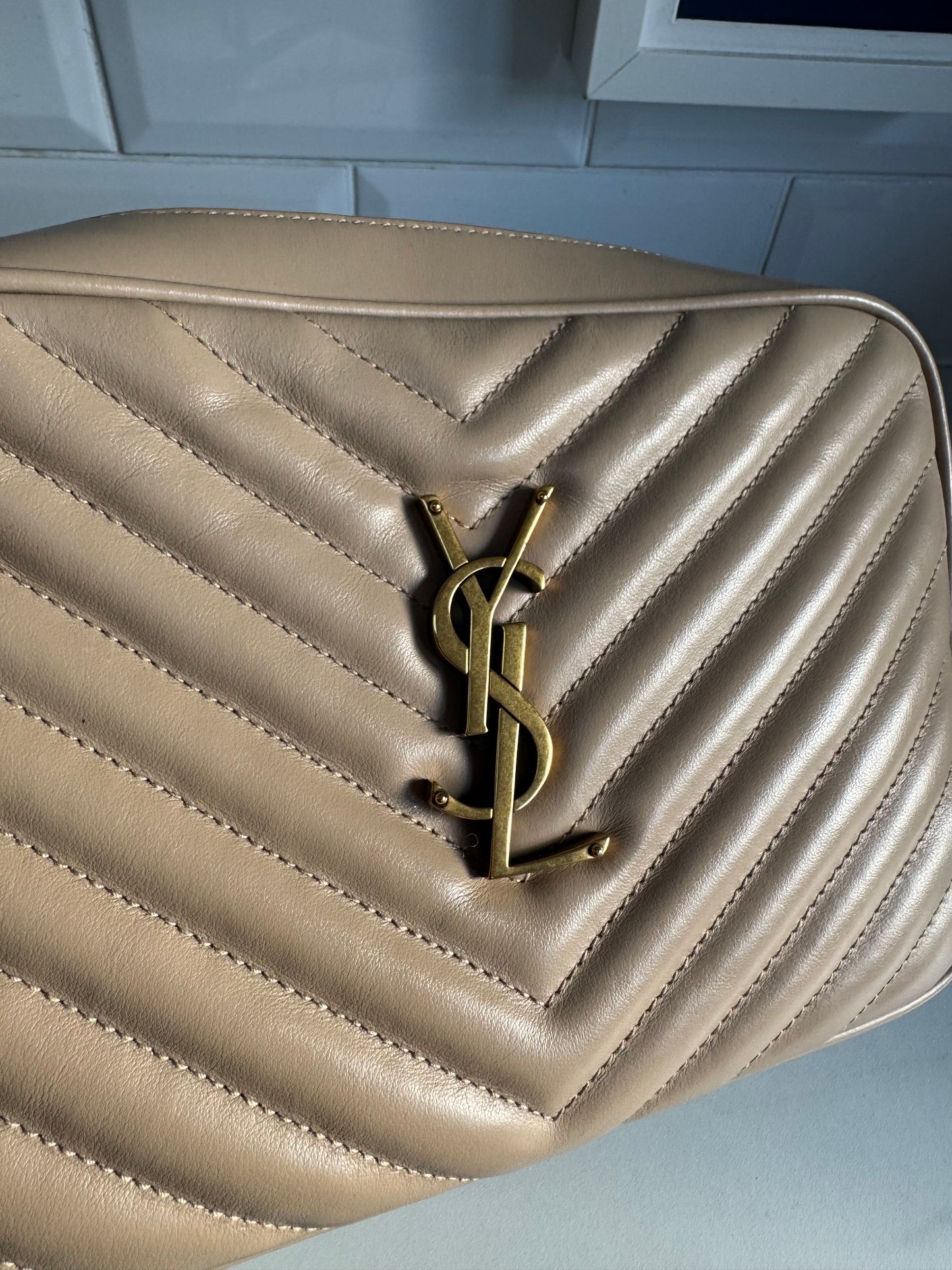 Saint Laurent ‘YSL’ Lou Quilted Camera Bag - Light Beige