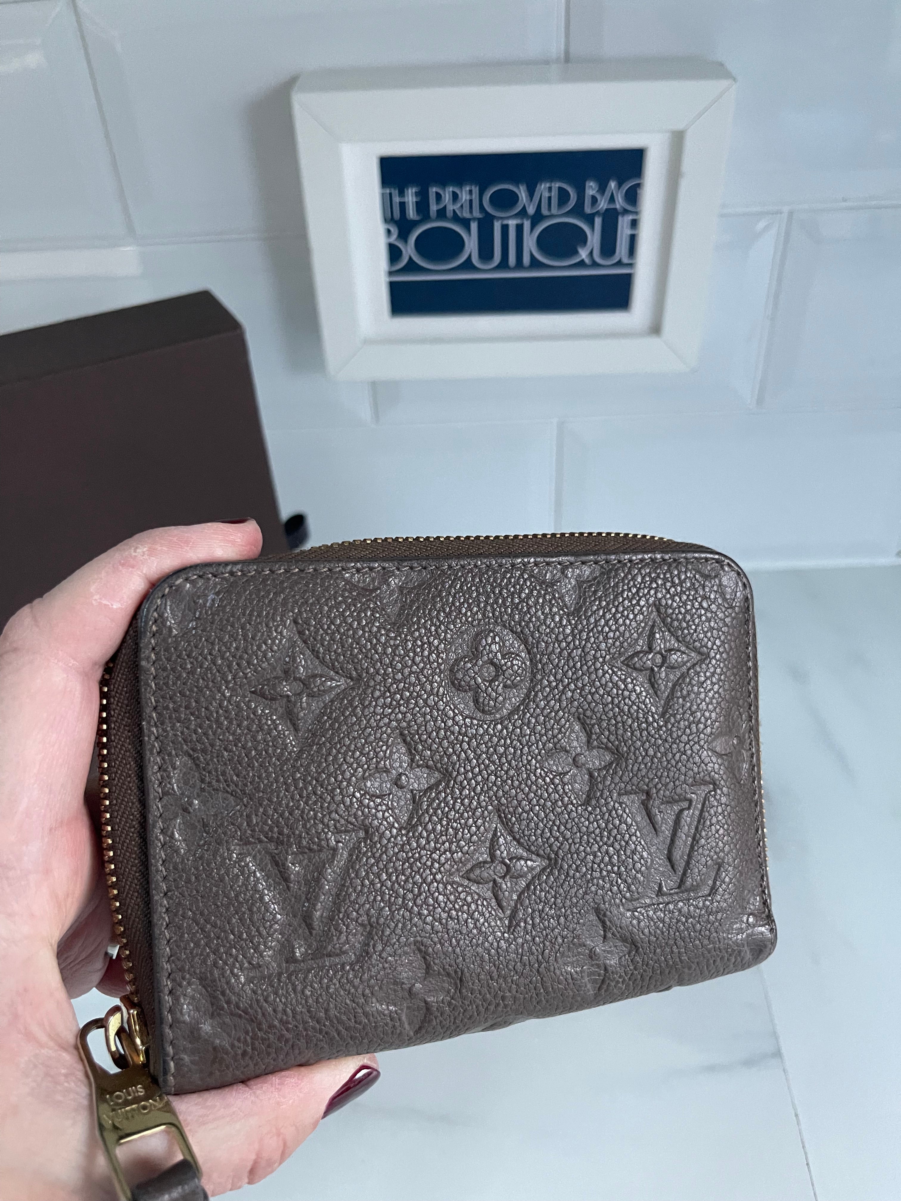 Louis vuitton small online change purse