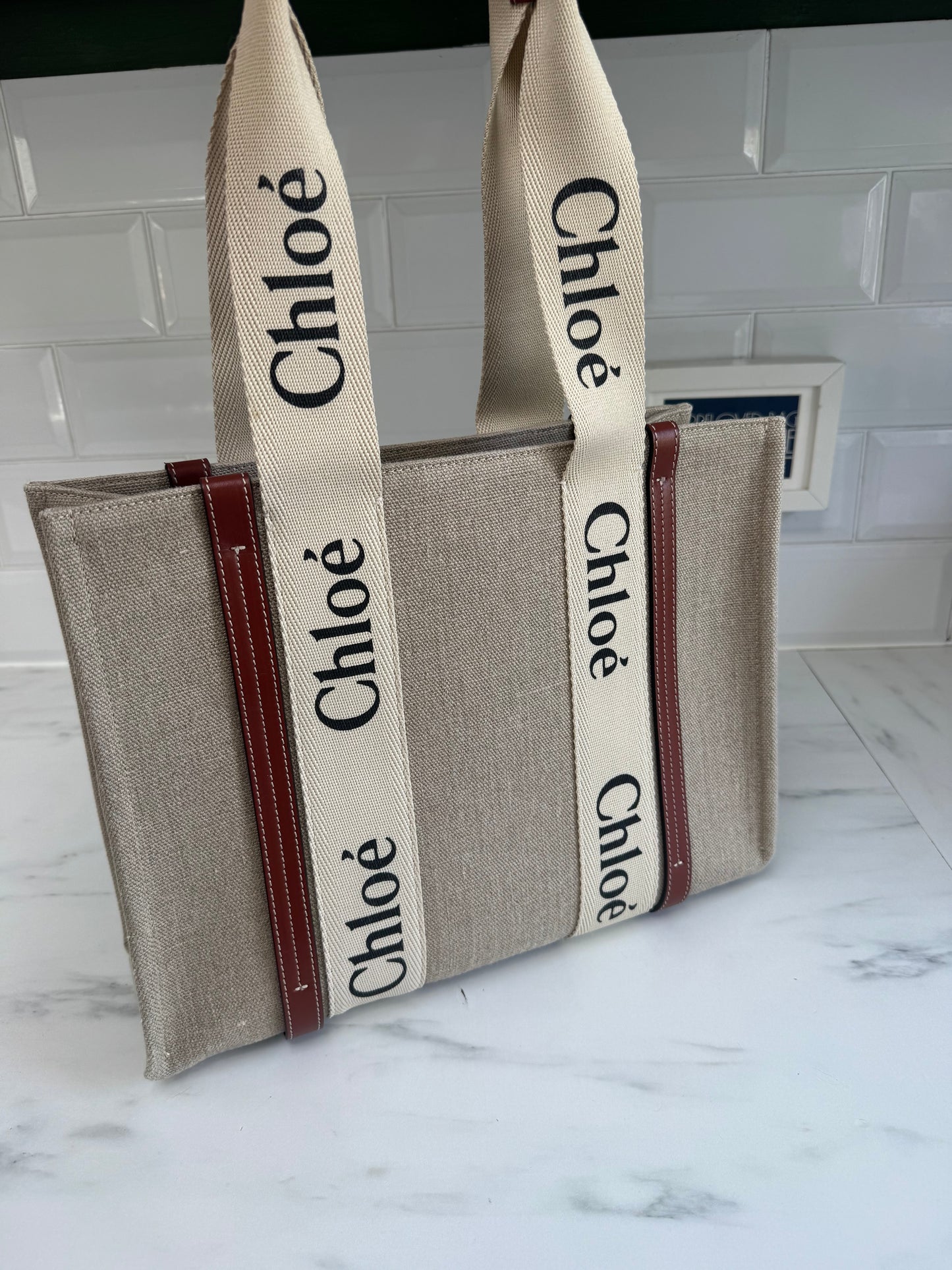 Chloé Medium Woody Tote - Beige, White & Tan