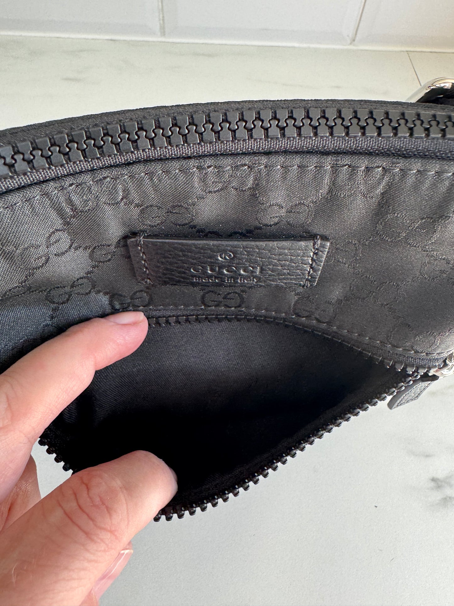 Gucci Nylon Mini Flat Messenger - Black