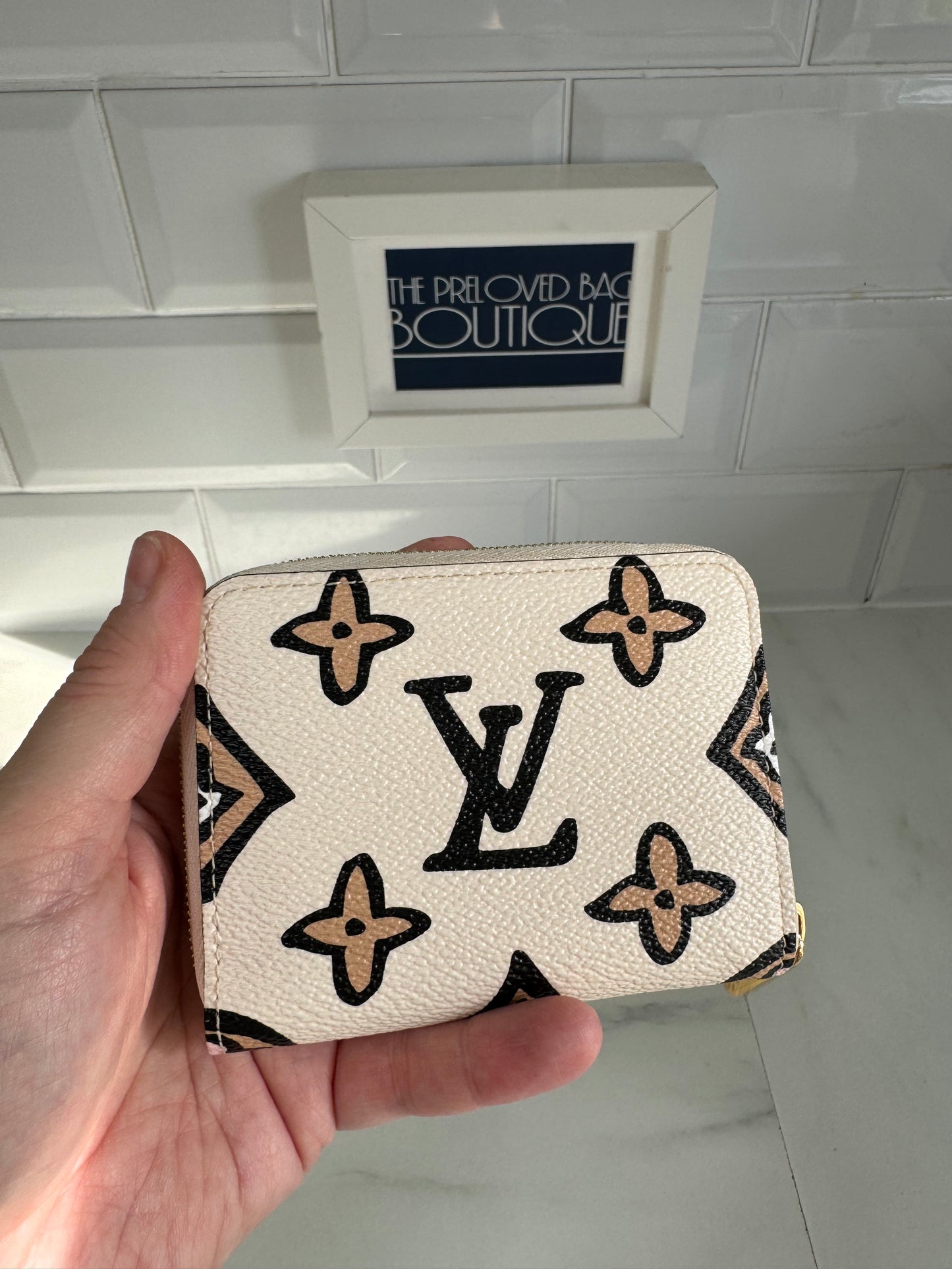 Louis Vuitton Limited Edition Giant Monogram Wild At Heart Zippy Coin Purse - Creme