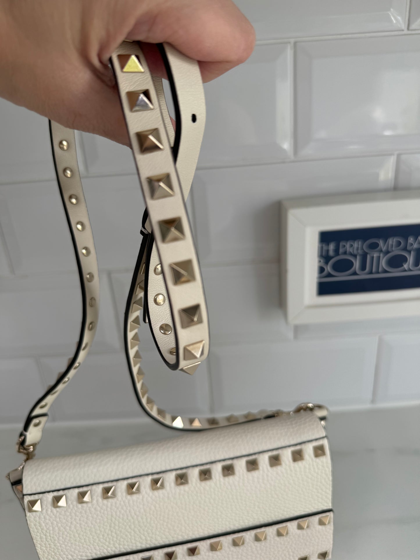 Valentino Garavani Small Rockstud Shoulder Bag - white