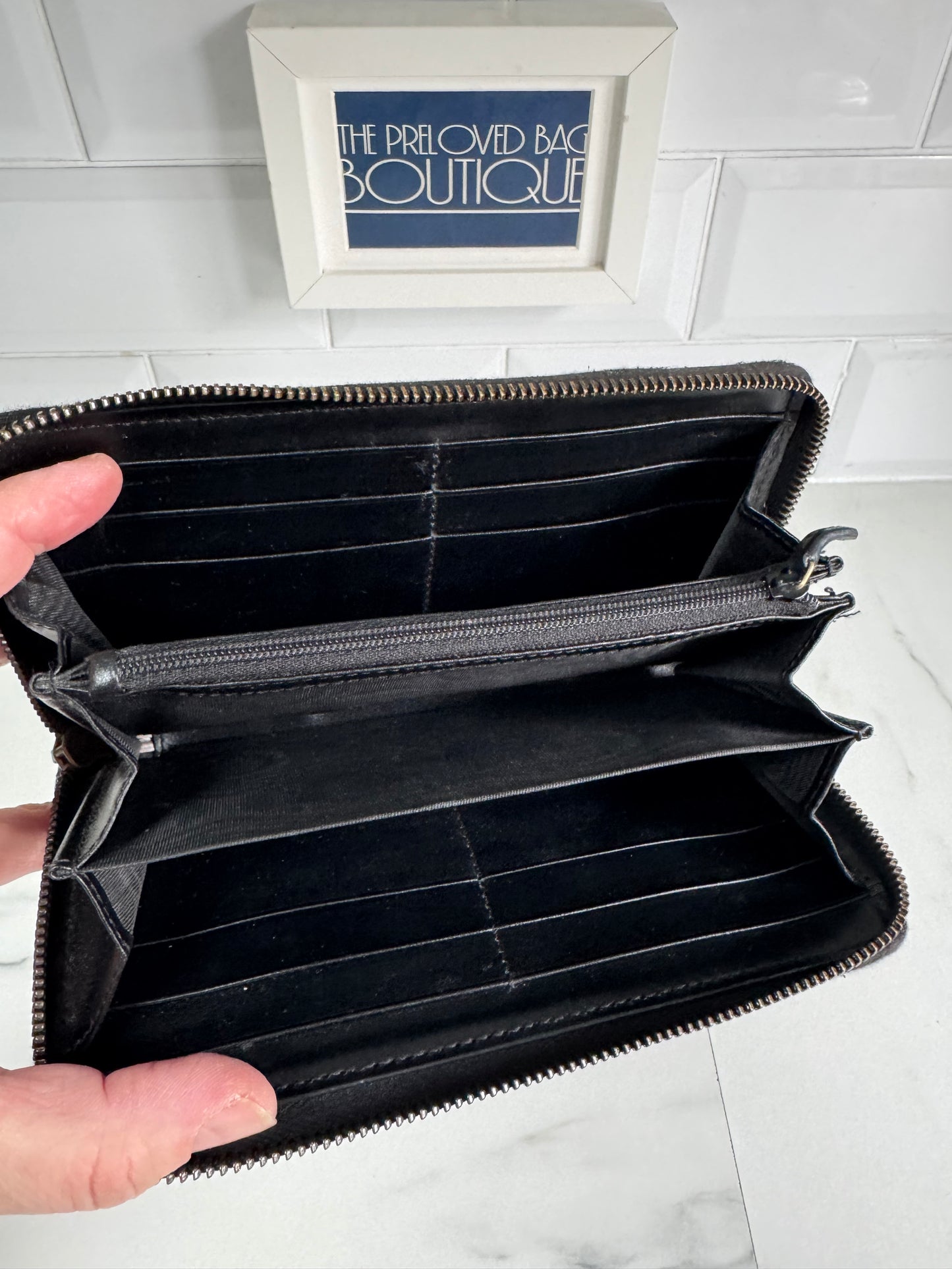 Gucci GG Marmont Zip Around Wallet - Black