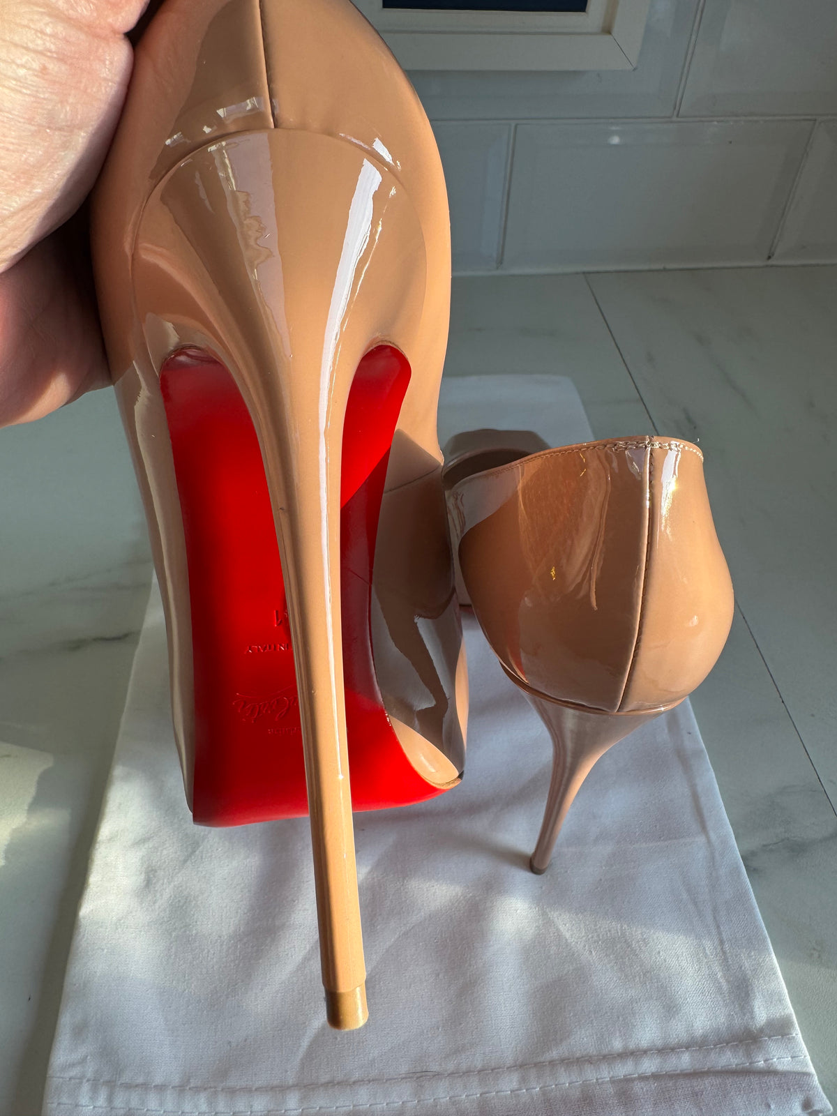 Christian Louboutin New Very Privé 120mm Open Toe Pumps - Nude