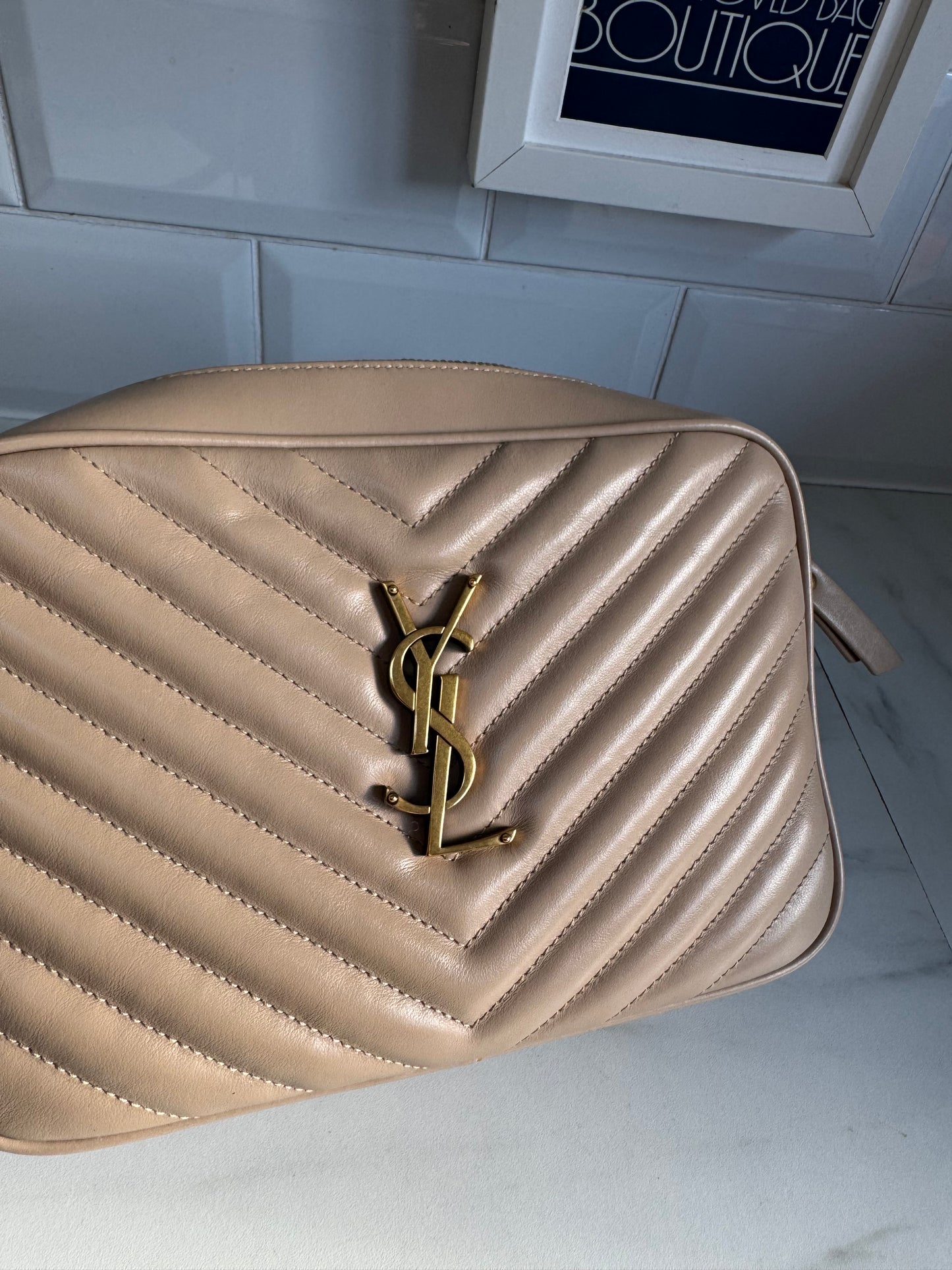 Saint Laurent ‘YSL’ Lou Quilted Camera Bag - Light Beige