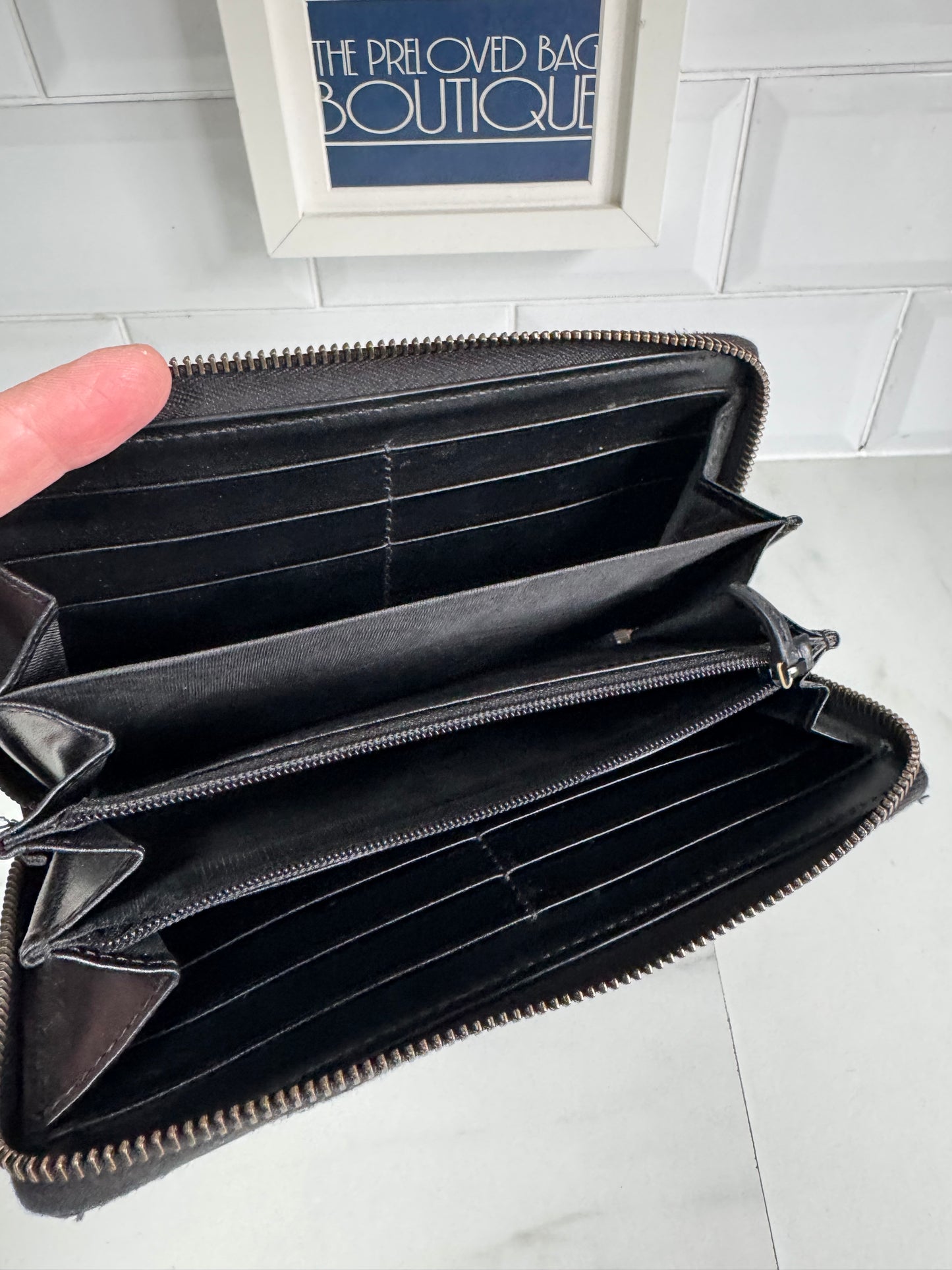 Gucci GG Marmont Zip Around Wallet - Black