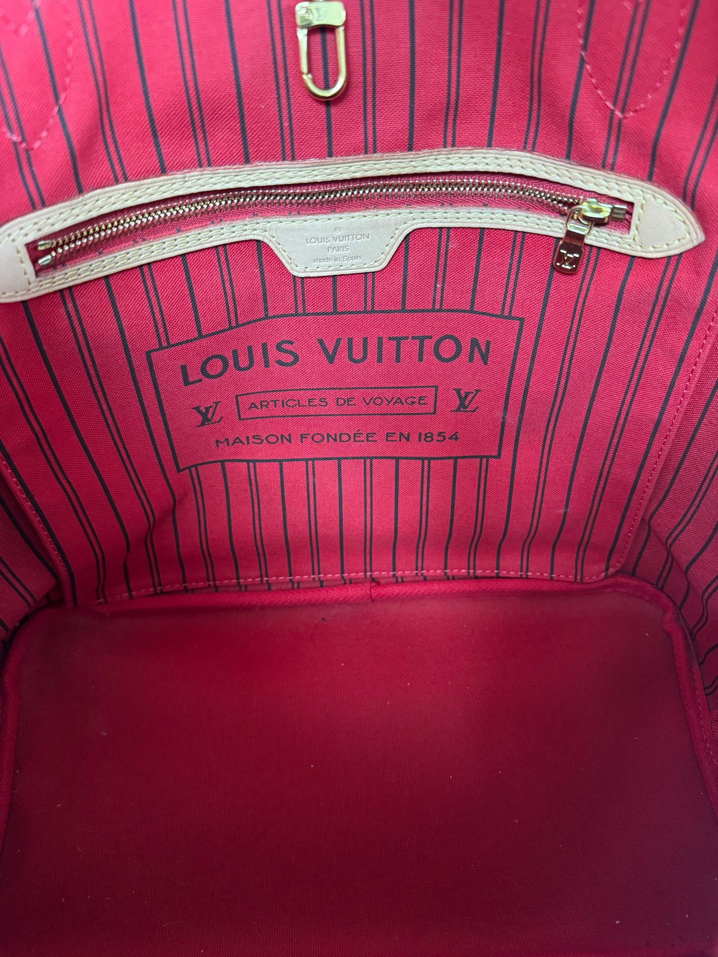 Louis Vuitton Neverfull MM & Pouch - Monogram Cerises