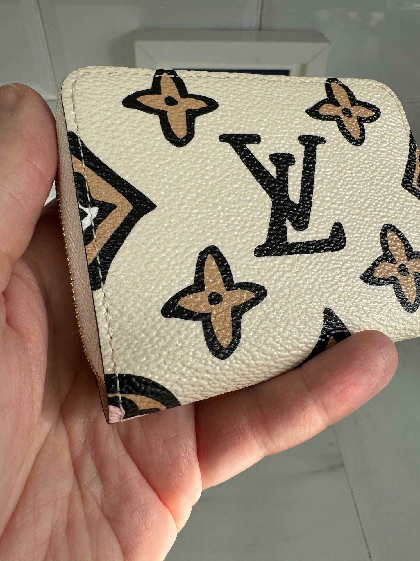 Louis Vuitton Limited Edition Giant Monogram Wild At Heart Zippy Coin Purse - Creme