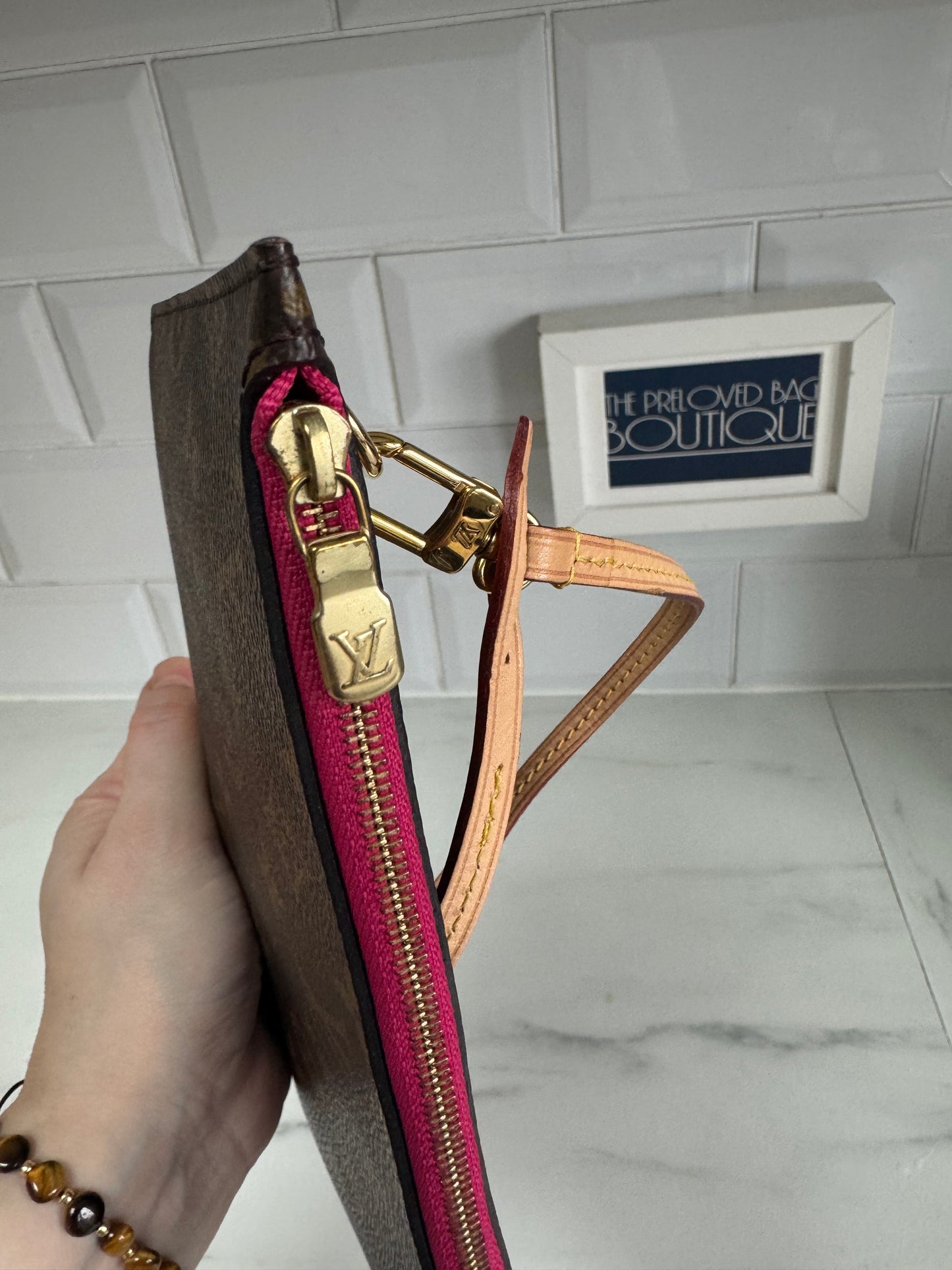 Louis Vuitton Neverfull Pouch - Monogram Piovine