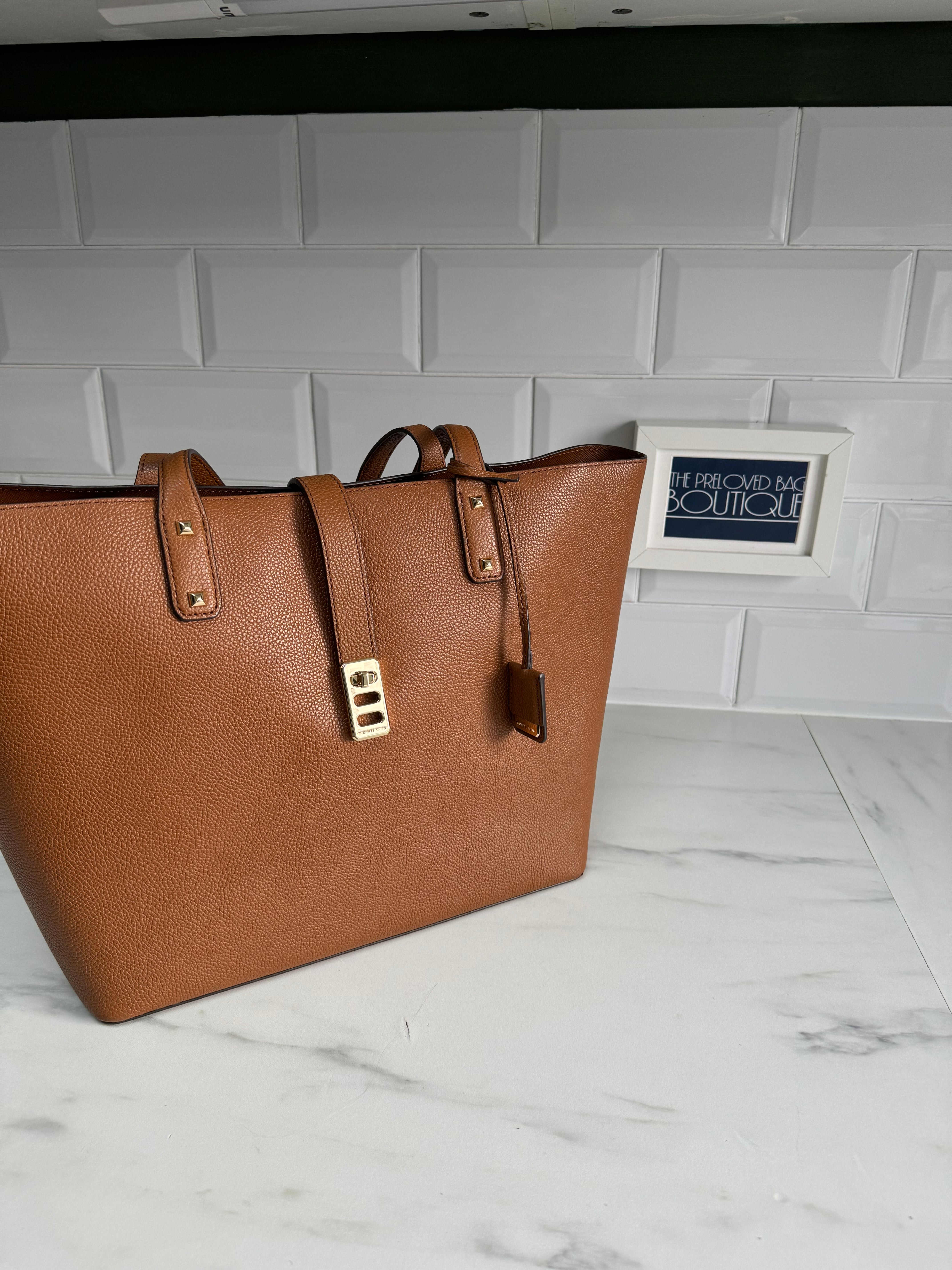 Mk purse online tan