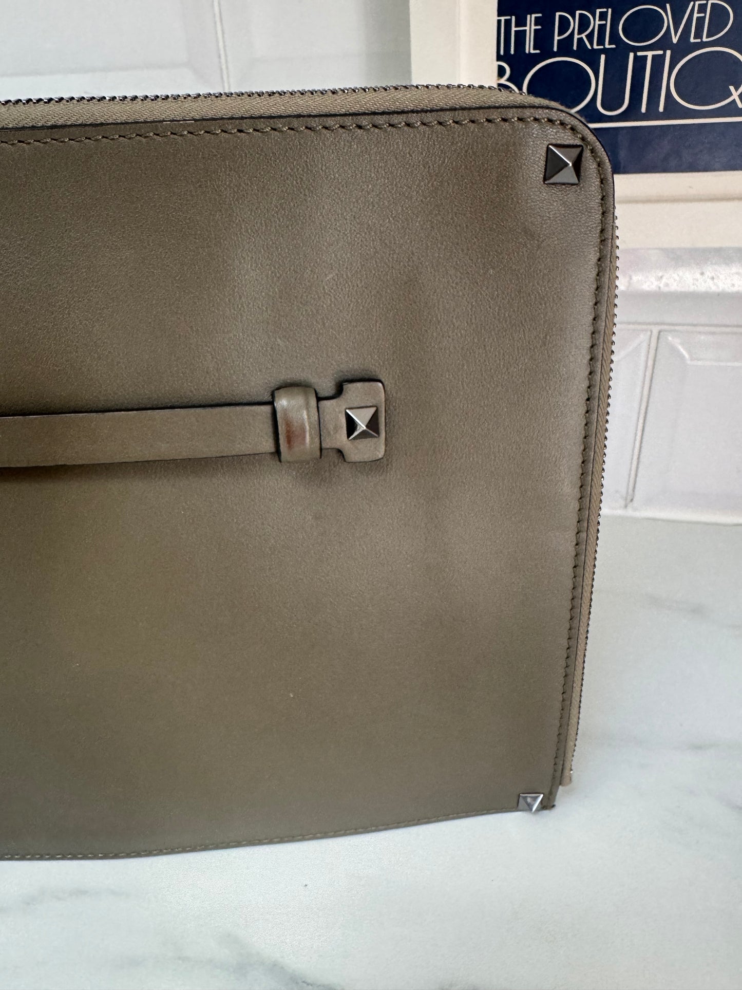 Valentino Garavani Rockstud  Wristlet Clutch - Khaki Green