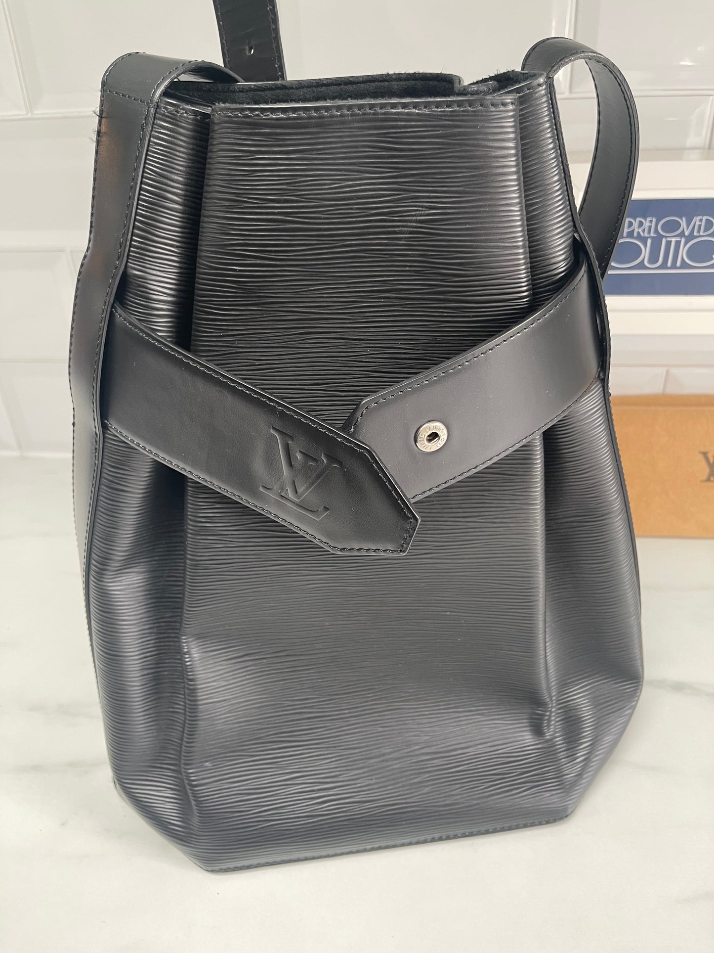 Louis Vuitton Sac D’epaul - Black Epi Leather