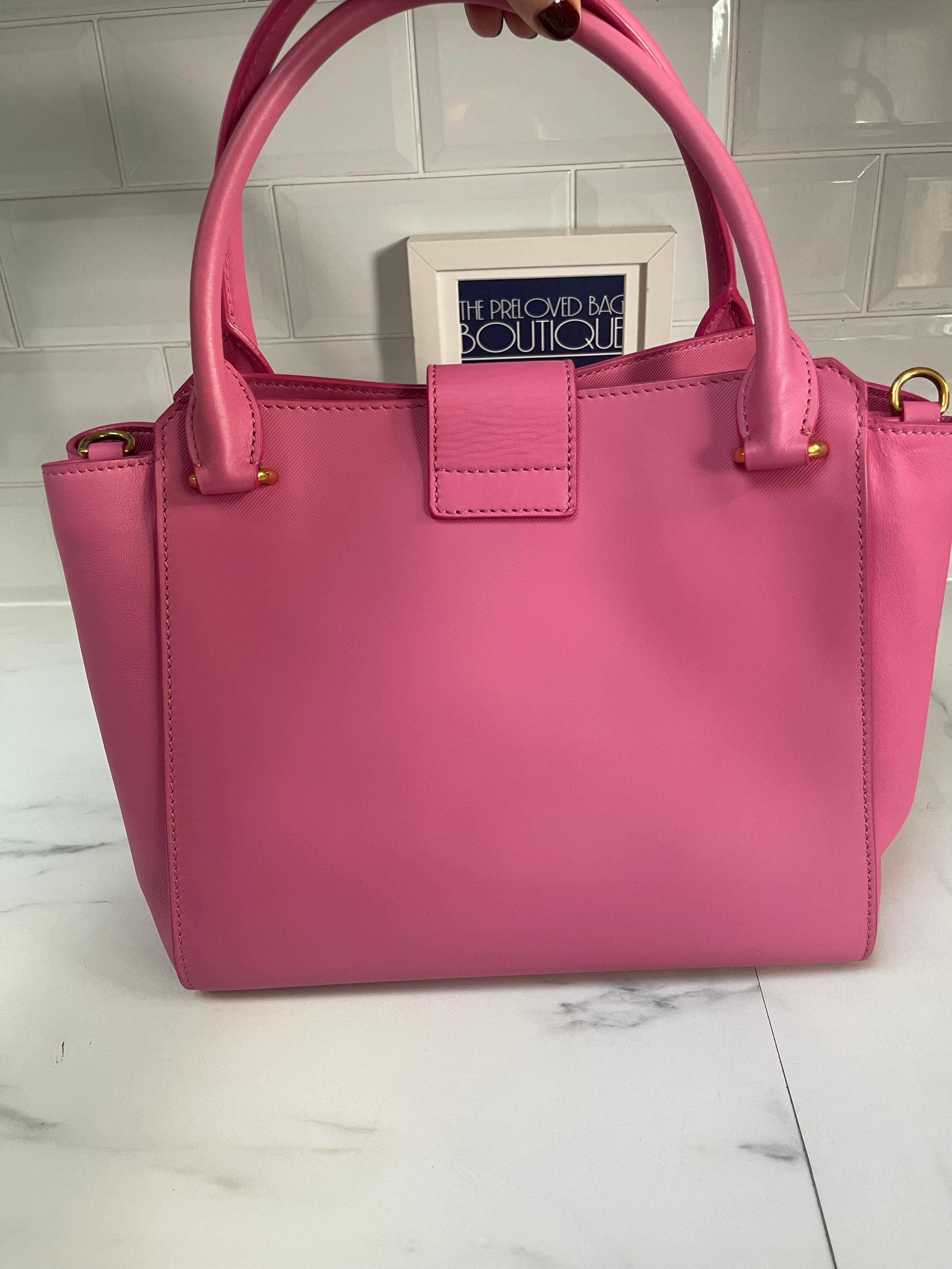 Burberry medium buckle tote pink best sale