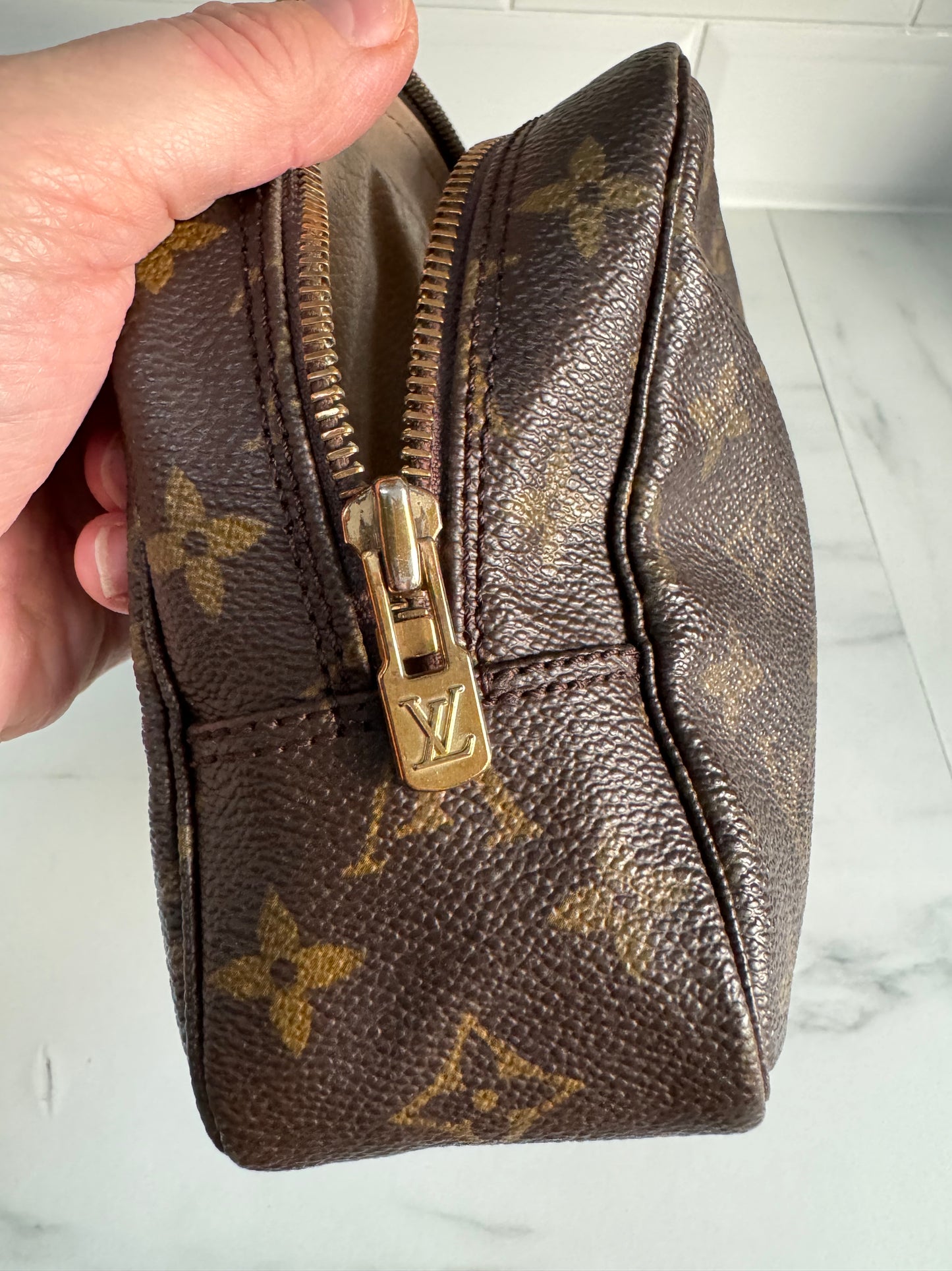 Louis Vuitton Trousse 23 - Monogram