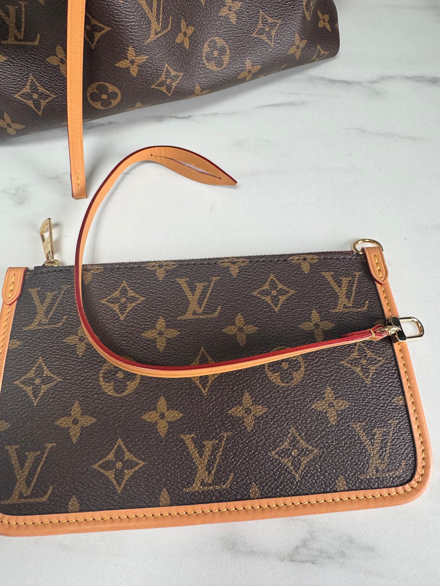 Louis Vuitton Carryall PM Monogram - Brown