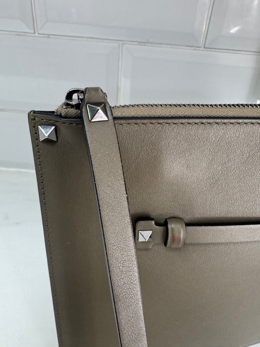 Valentino Garavani Rockstud  Wristlet Clutch - Khaki Green