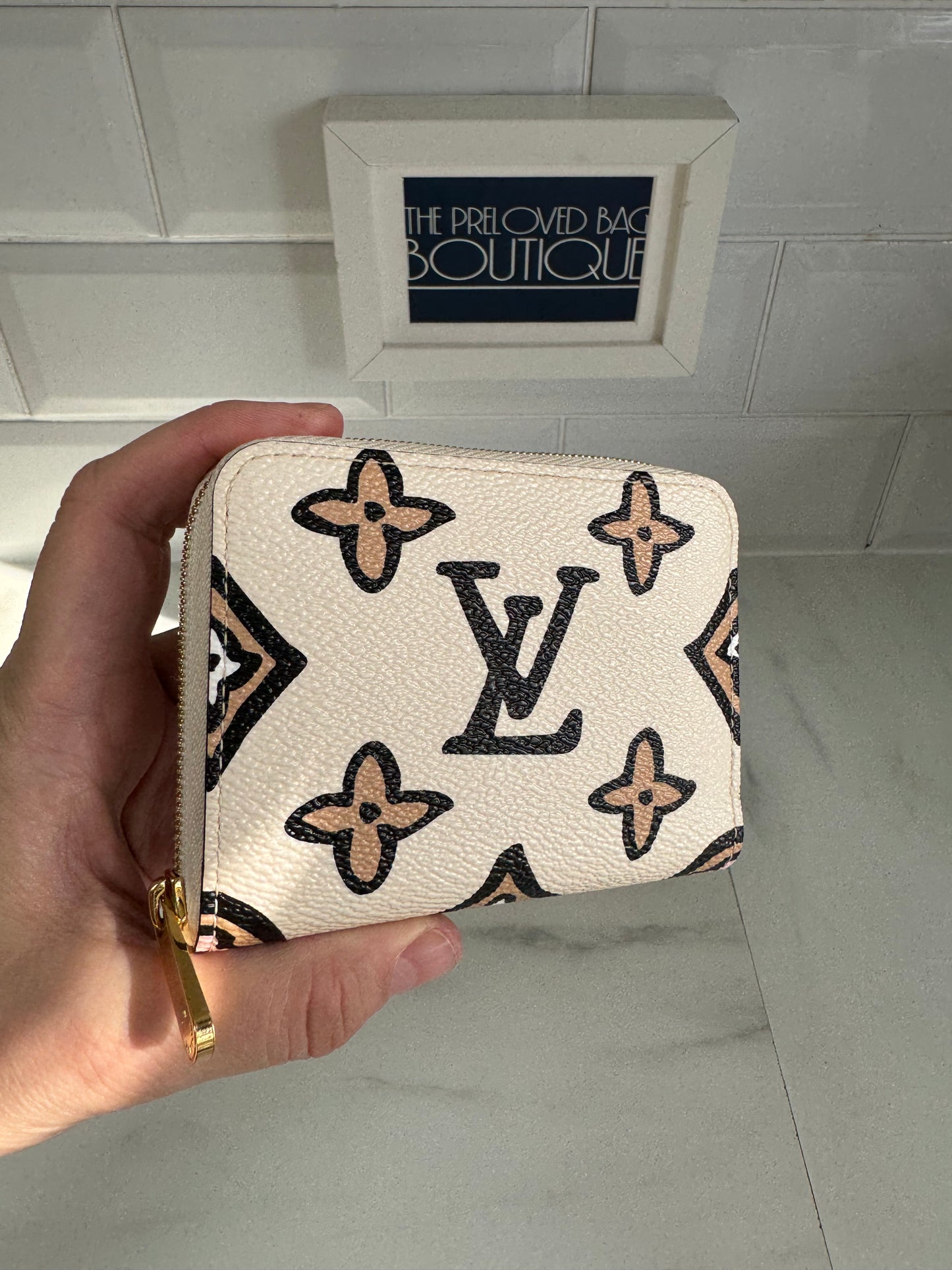 Louis Vuitton Limited Edition Giant Monogram Wild At Heart Zippy Coin Purse - Creme