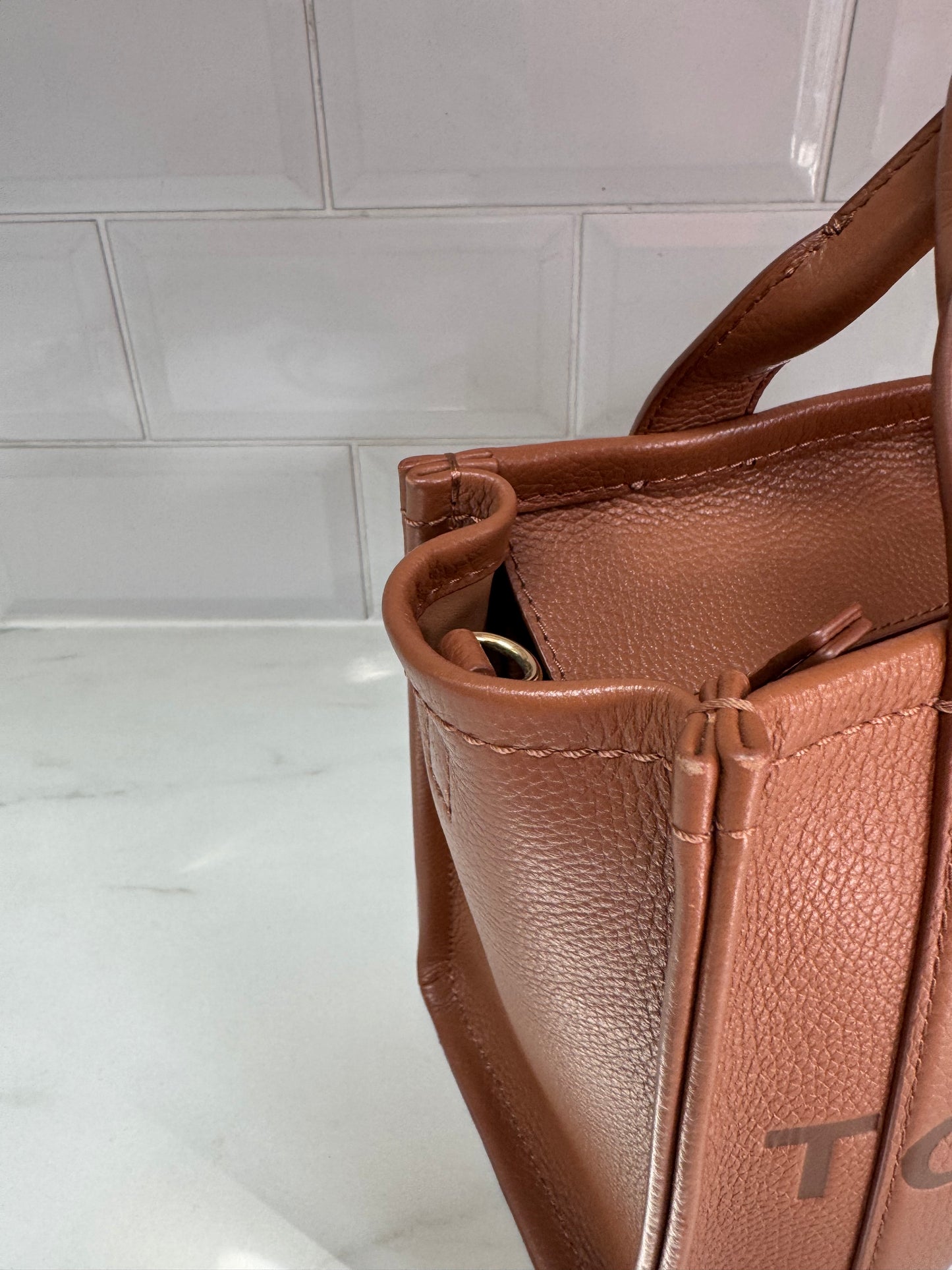 Marc Jacobs Small The Tote Bag - Argan Oil (Tan)