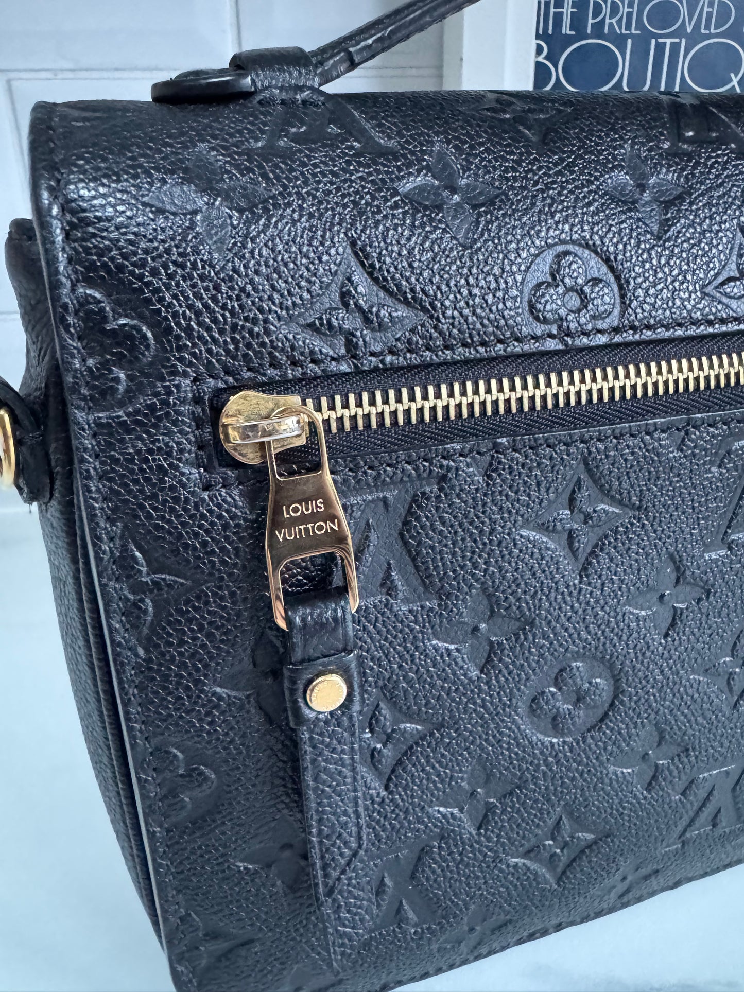 Louis Vuitton Pochette Metis Emperiente - Black