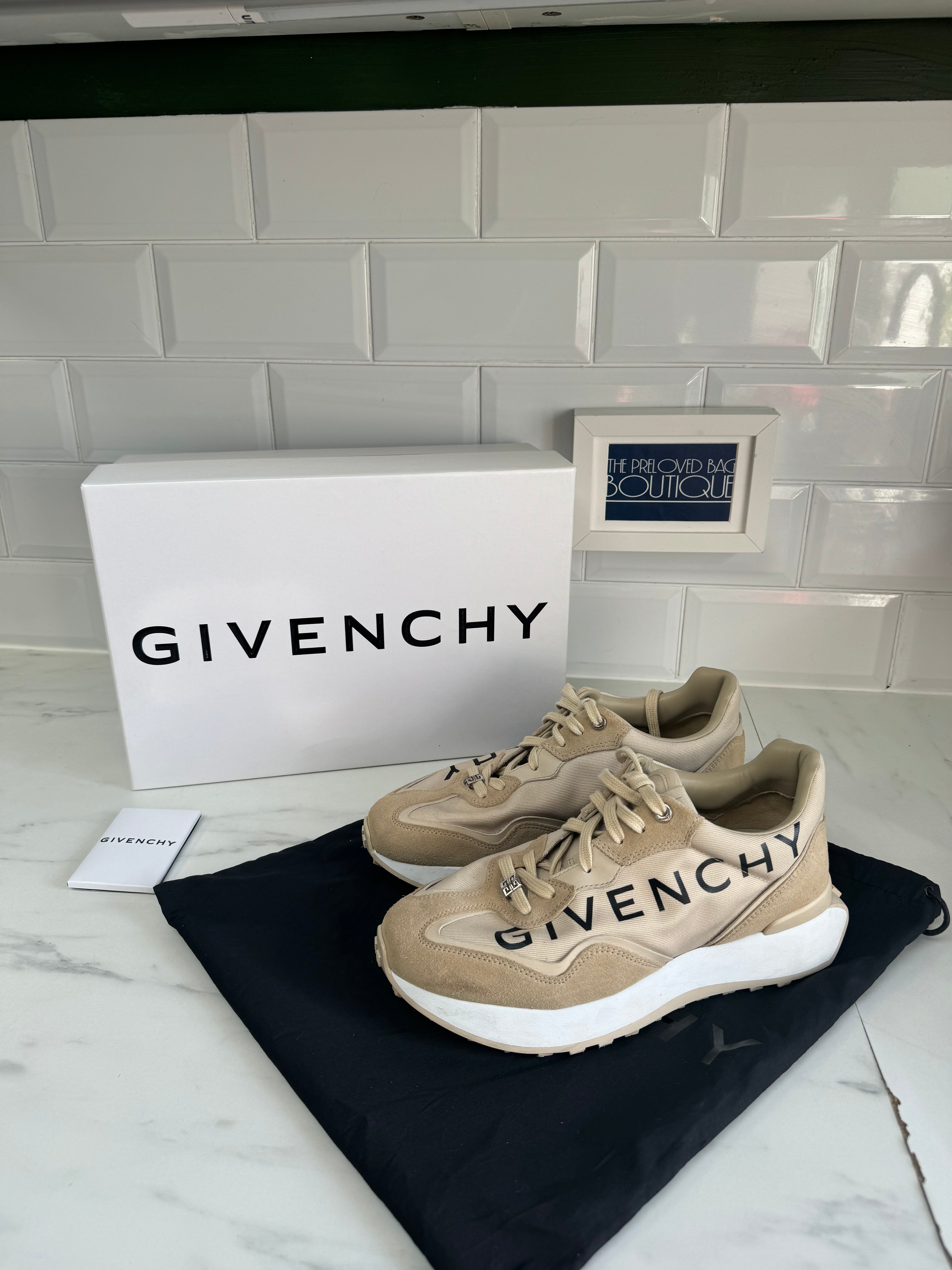 Givenchy Giv Runner Sneakers Trainers Beige Cream and Black