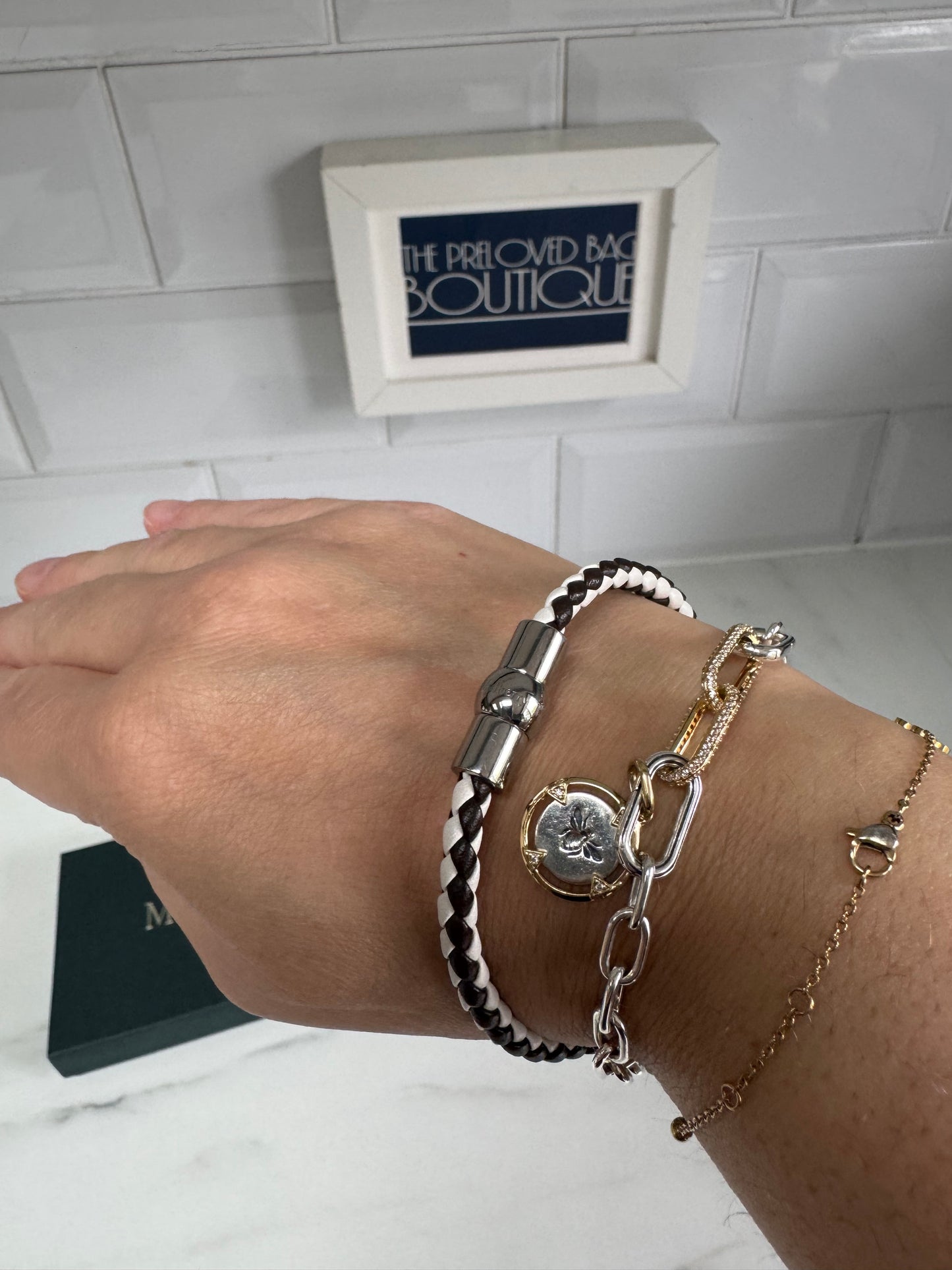 Mulberry Iris Bracelet - Black and White