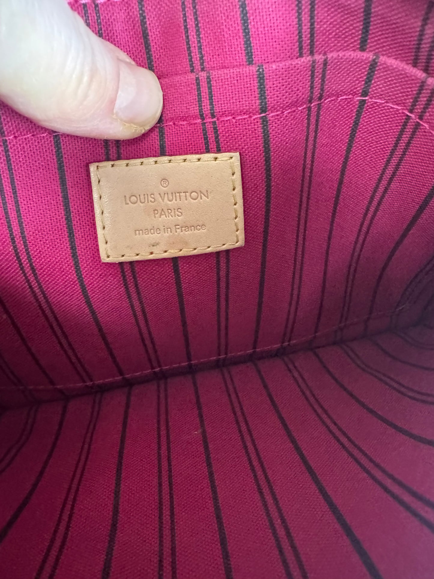 Louis Vuitton Neverfull Pouch - Monogram Piovine