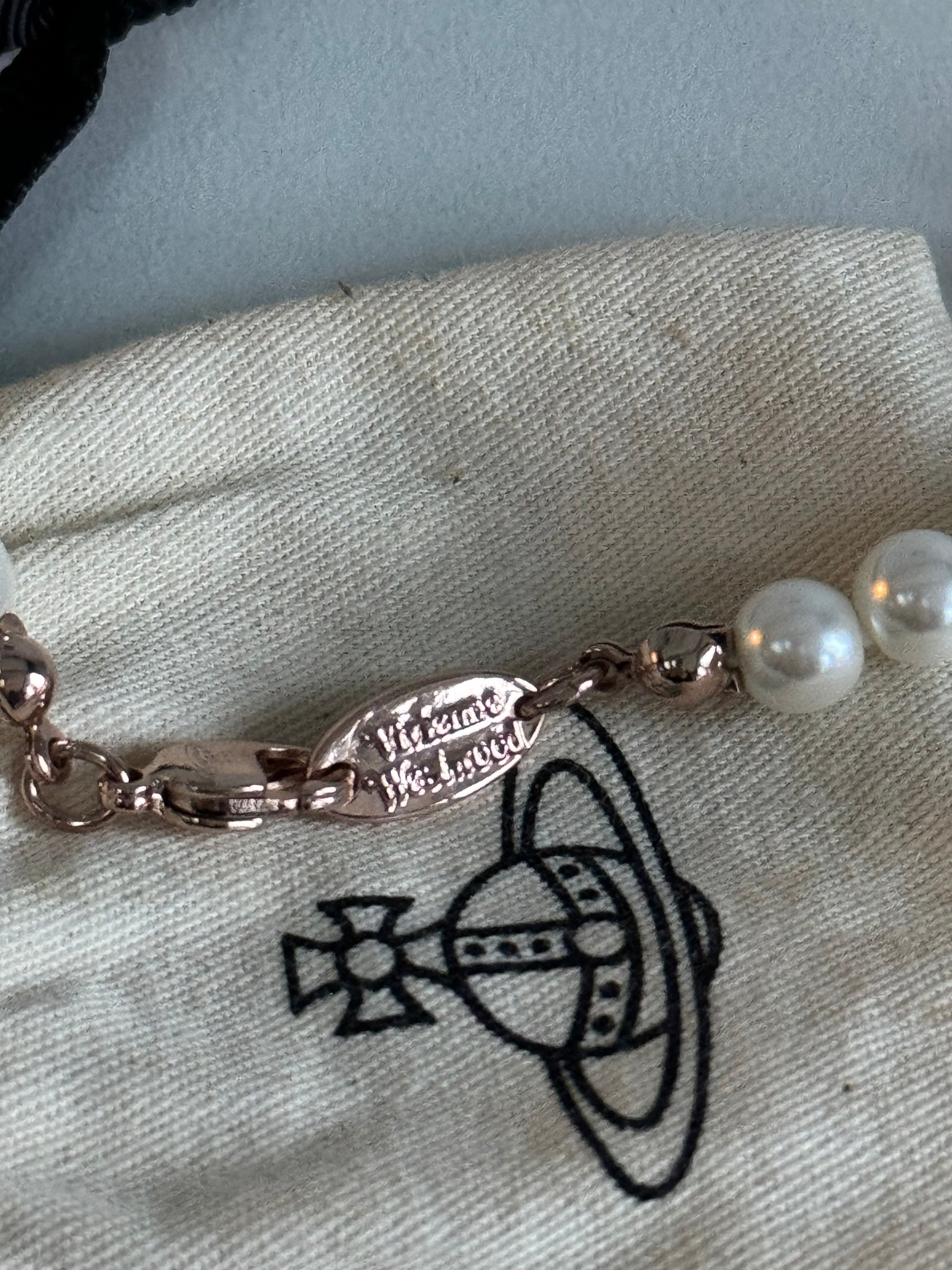 Mini bas 2025 relief choker