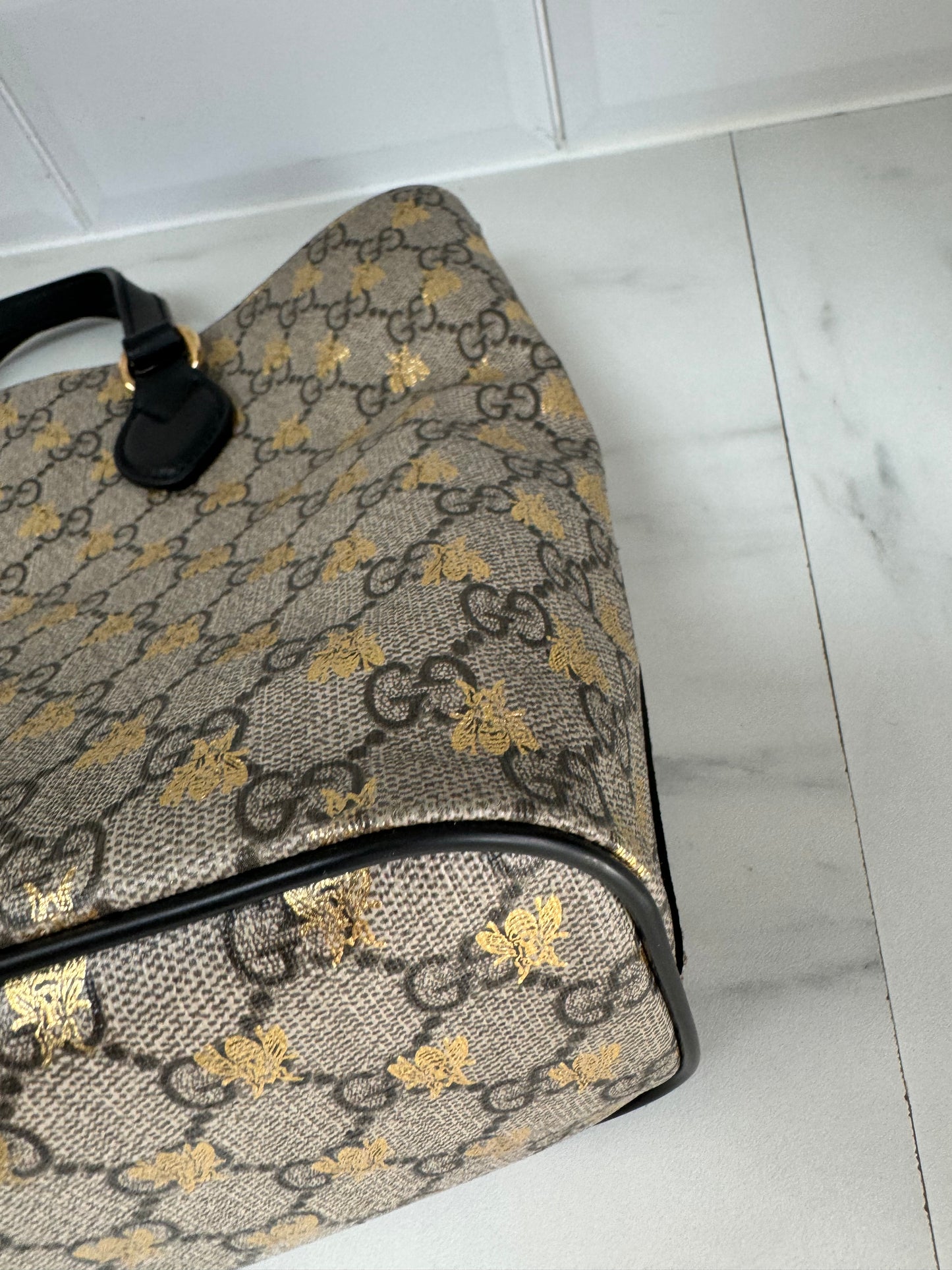 Gucci Limited Edition GGMonogram Supreme Bees Tote - Brown & Gold