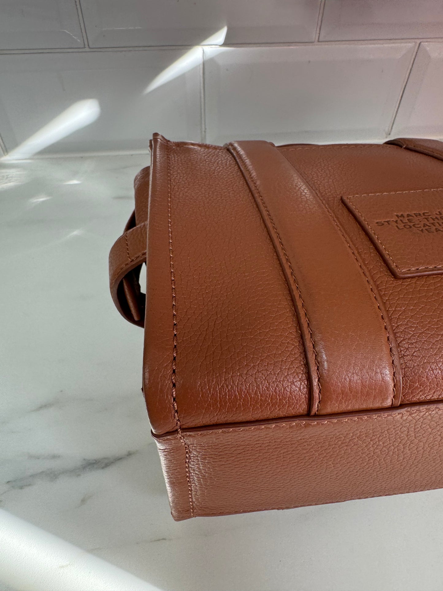 Marc Jacobs Small The Tote Bag - Argan Oil (Tan)