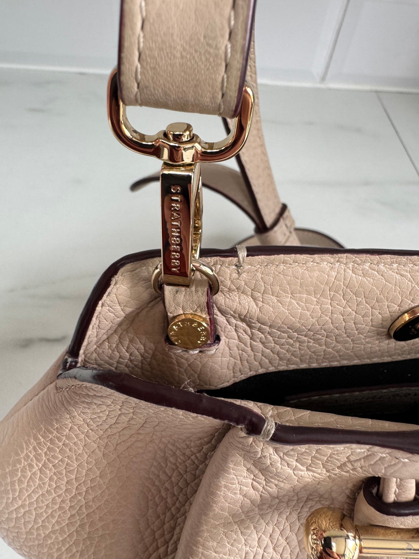 Strathberry Osette Drawstring Pouch Cross Body - Nude