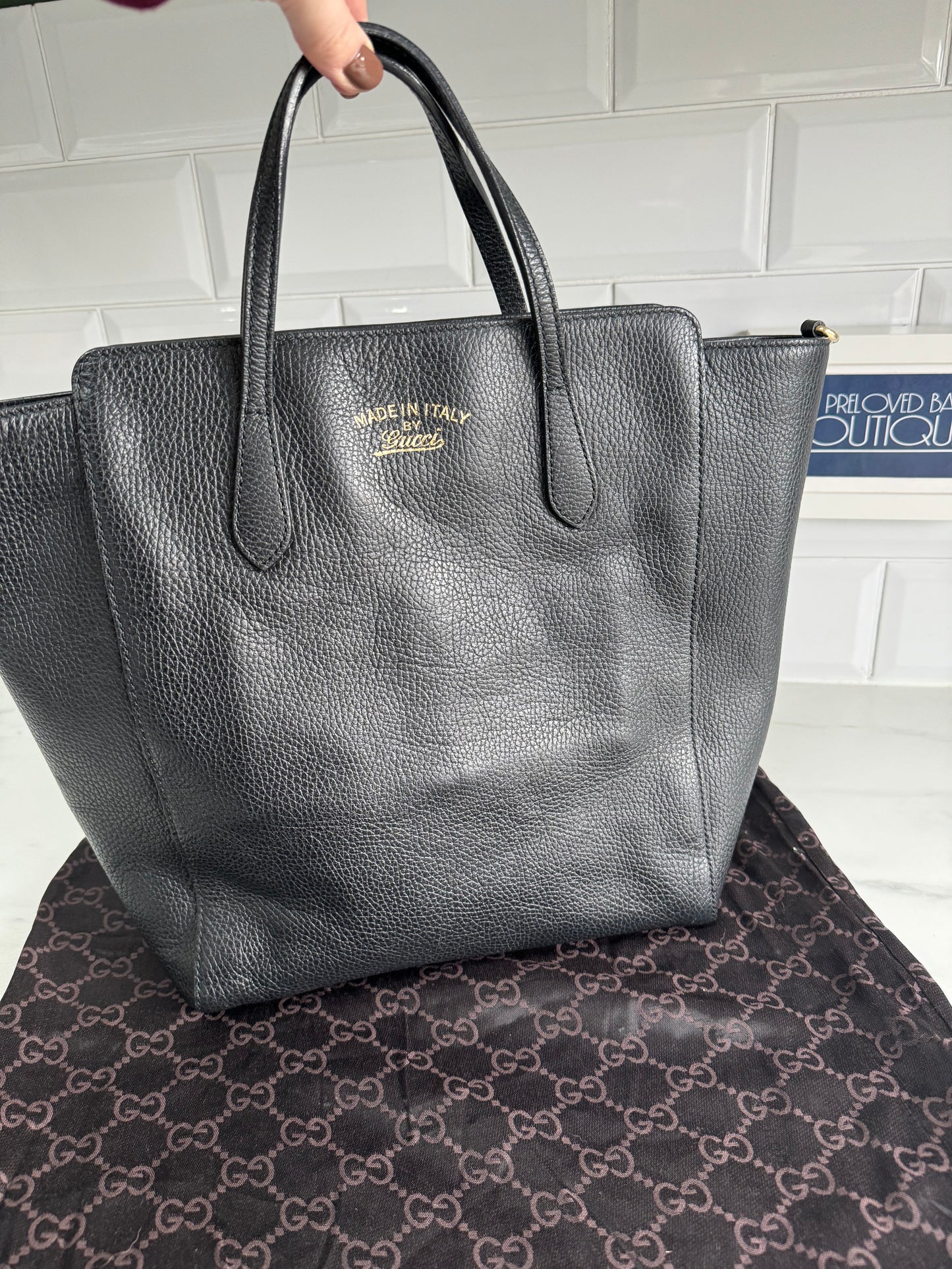 Gucci Swing Shopper Tote - Black