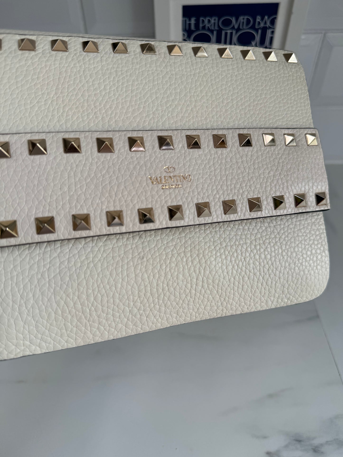 Valentino Garavani Small Rockstud Shoulder Bag - white