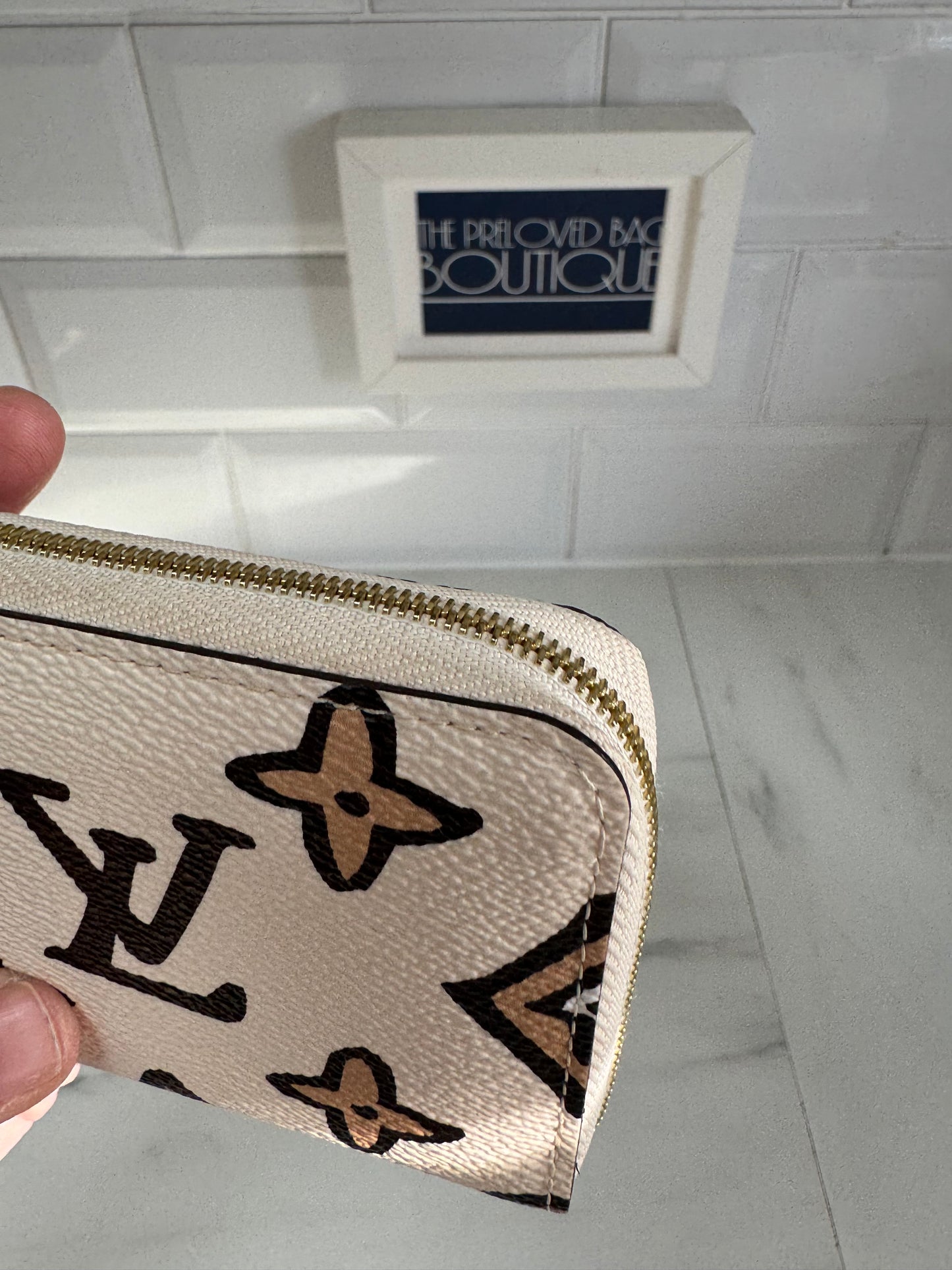 Louis Vuitton Limited Edition Giant Monogram Wild At Heart Zippy Coin Purse - Creme