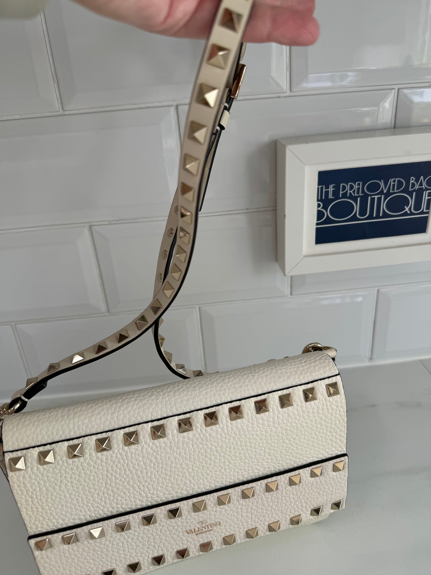 Valentino Garavani Small Rockstud Shoulder Bag - white